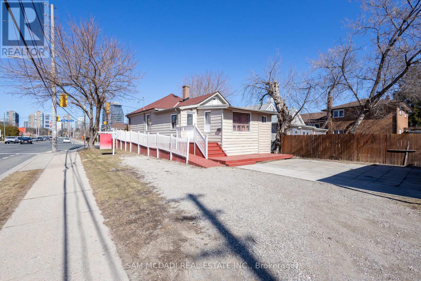 Property at 114 KING STREET W image 2