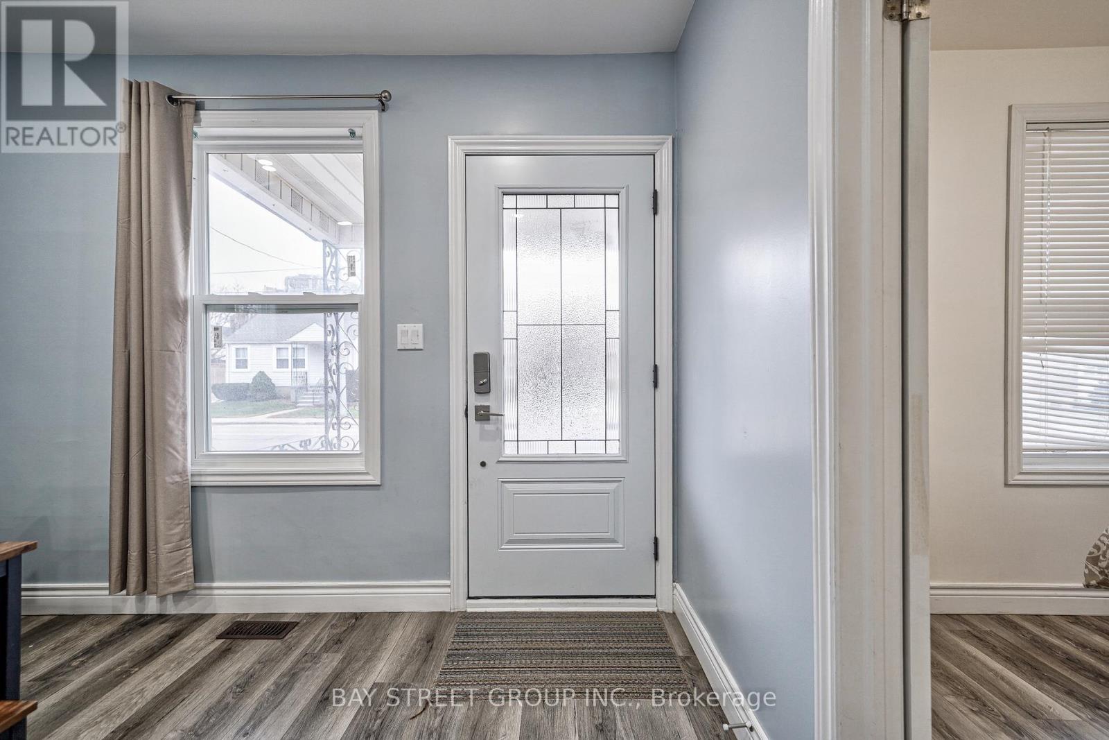 Property at 5241 KITCHENER STREET image 3