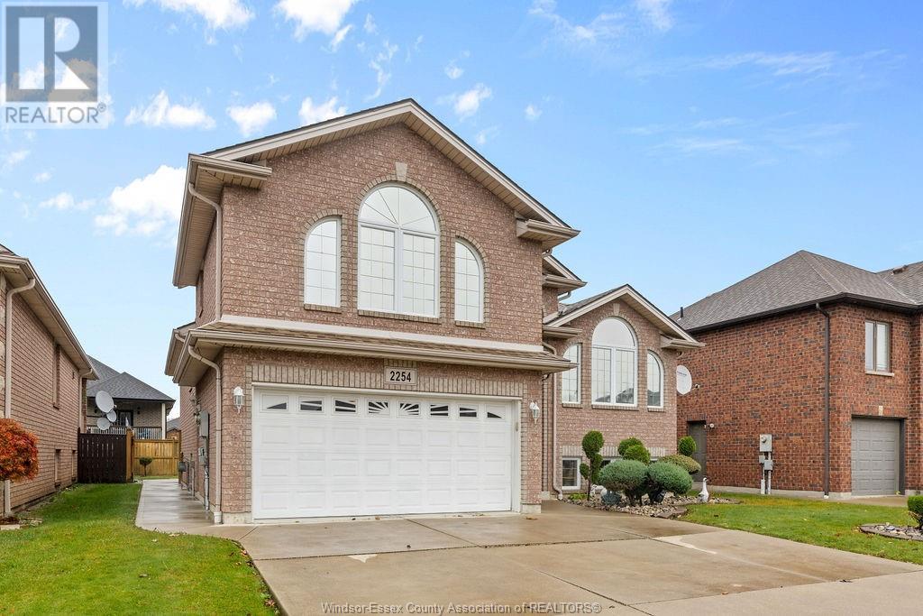 Property at 2254 ASKIN AVENUE image 4