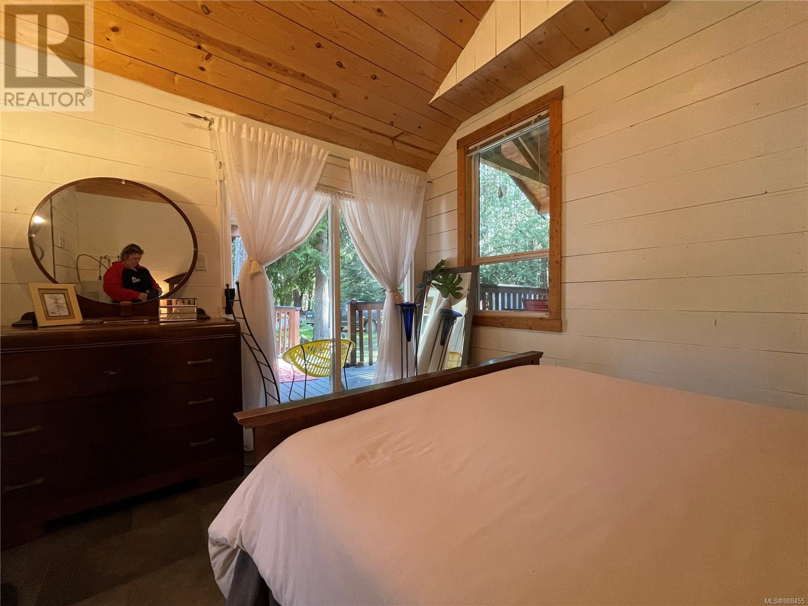 685 Weathers Way, Mudge Island, British Columbia  V0R 1X0 - Photo 35 - 988455