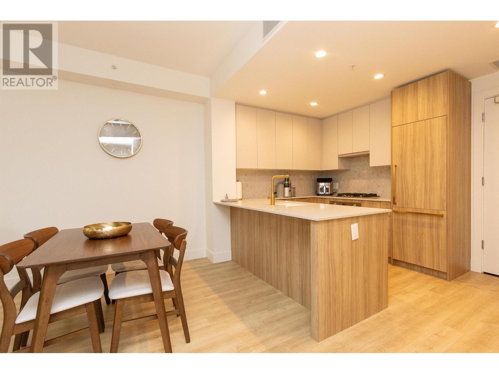302 2325 Emery Court, North Vancouver, British Columbia  V7J 0E8 - Photo 9 - R2981104