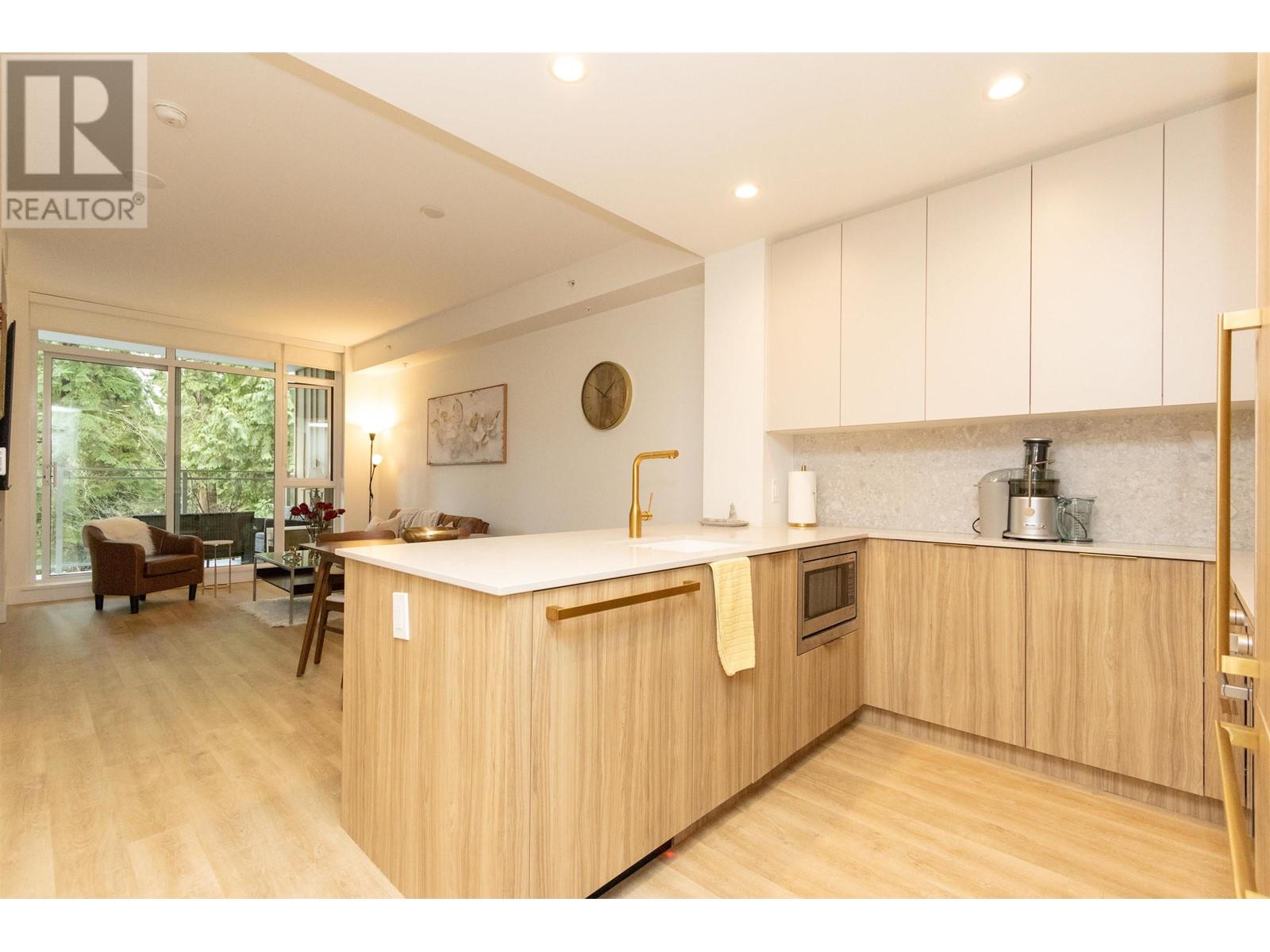 302 2325 Emery Court, North Vancouver, British Columbia  V7J 0E8 - Photo 10 - R2981104