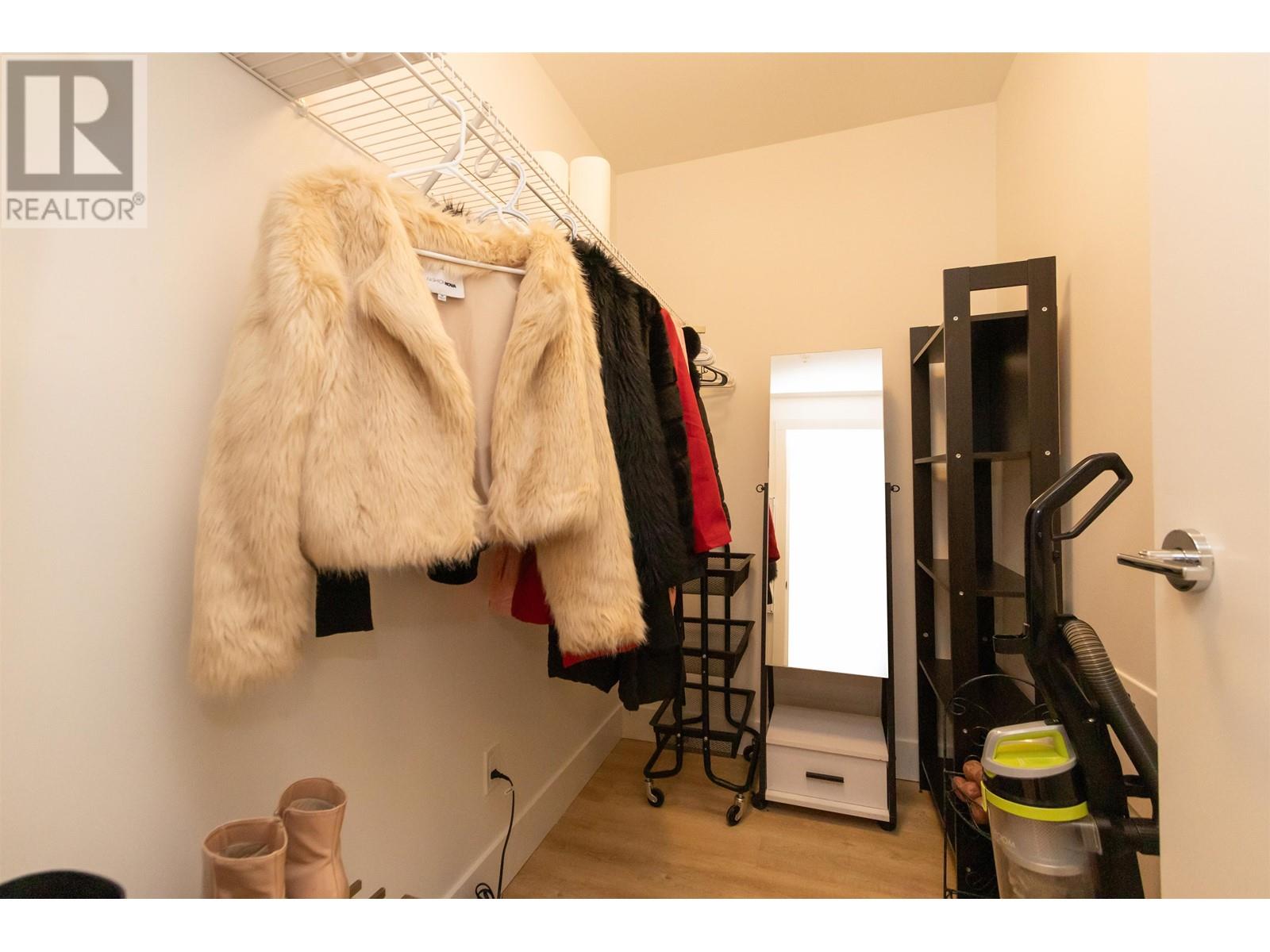 302 2325 Emery Court, North Vancouver, British Columbia  V7J 0E8 - Photo 12 - R2981104