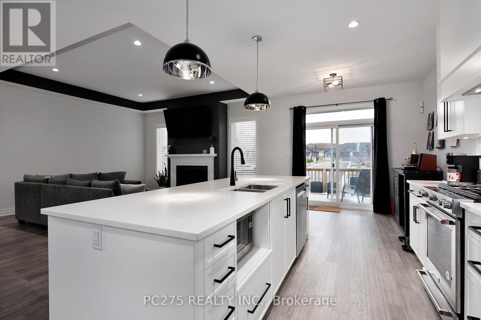 10 - 2022 Upperpoint Boulevard, London South, Ontario  N6K 4M9 - Photo 10 - X12038409