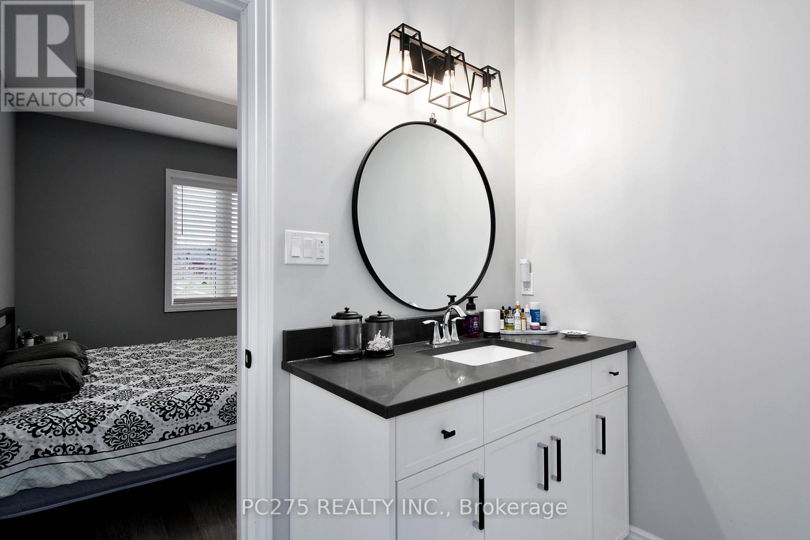 10 - 2022 Upperpoint Boulevard, London South, Ontario  N6K 4M9 - Photo 17 - X12038409