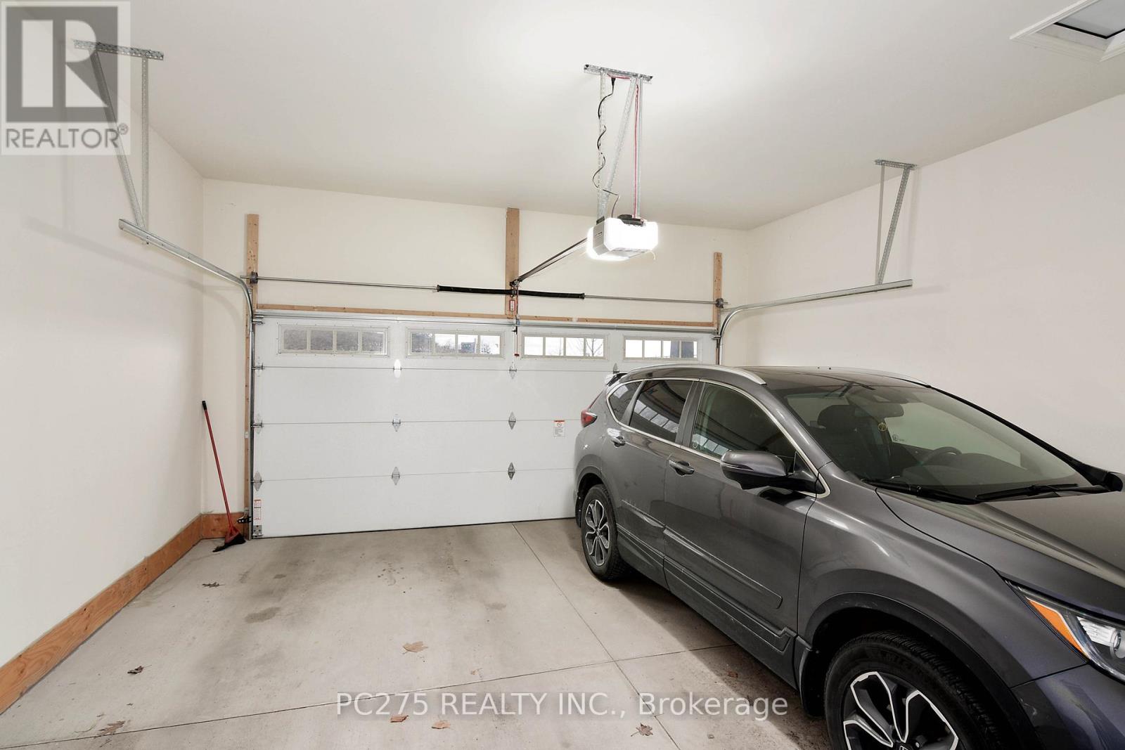 10 - 2022 Upperpoint Boulevard, London South, Ontario  N6K 4M9 - Photo 33 - X12038409