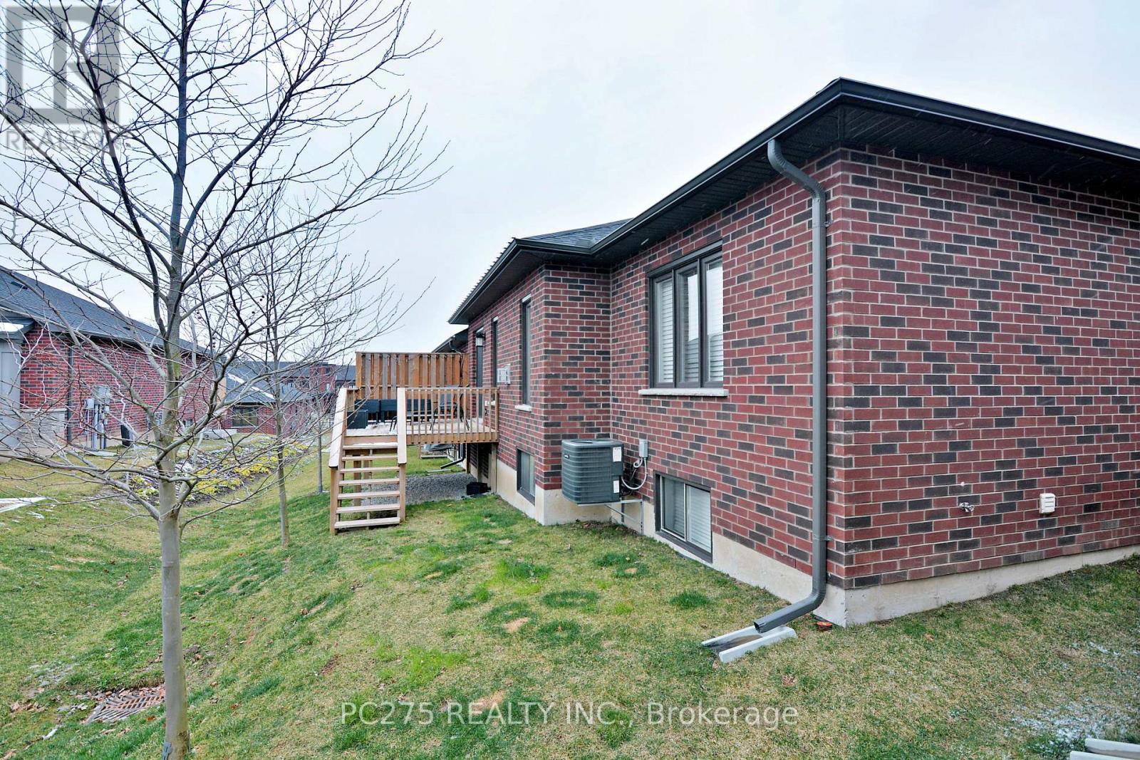 10 - 2022 Upperpoint Boulevard, London South, Ontario  N6K 4M9 - Photo 36 - X12038409