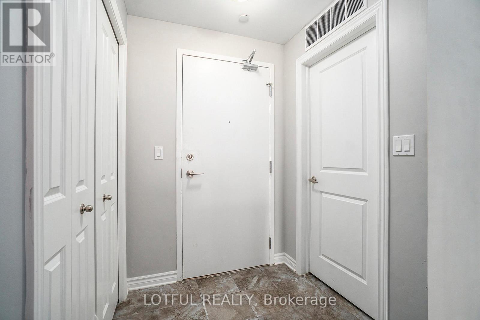 110 - 120 Prestige Circle, Ottawa, Ontario  K4A 1B4 - Photo 8 - X12038469