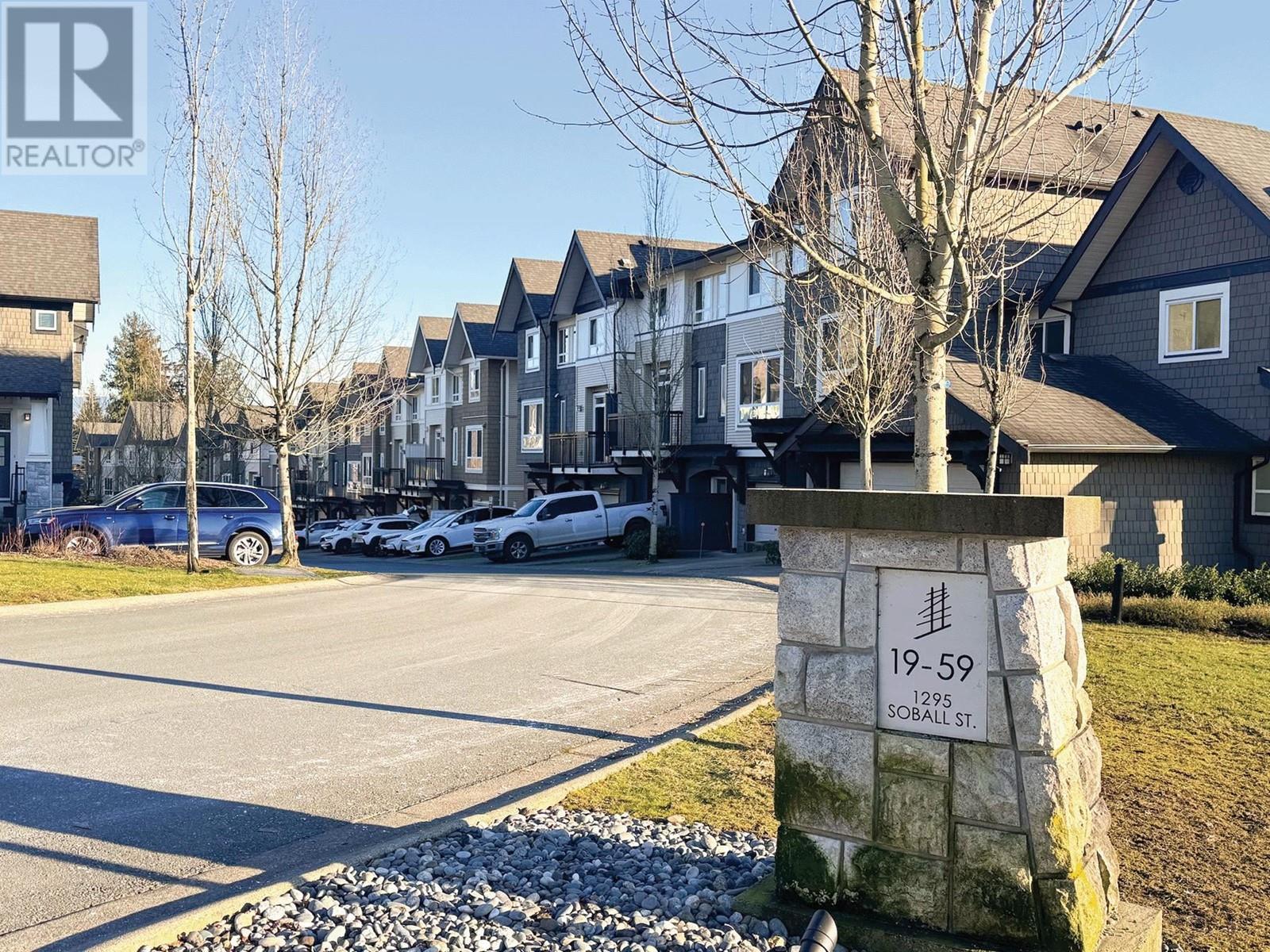 25 1295 Soball Street, Coquitlam, British Columbia  V3E 0G9 - Photo 1 - R2981133