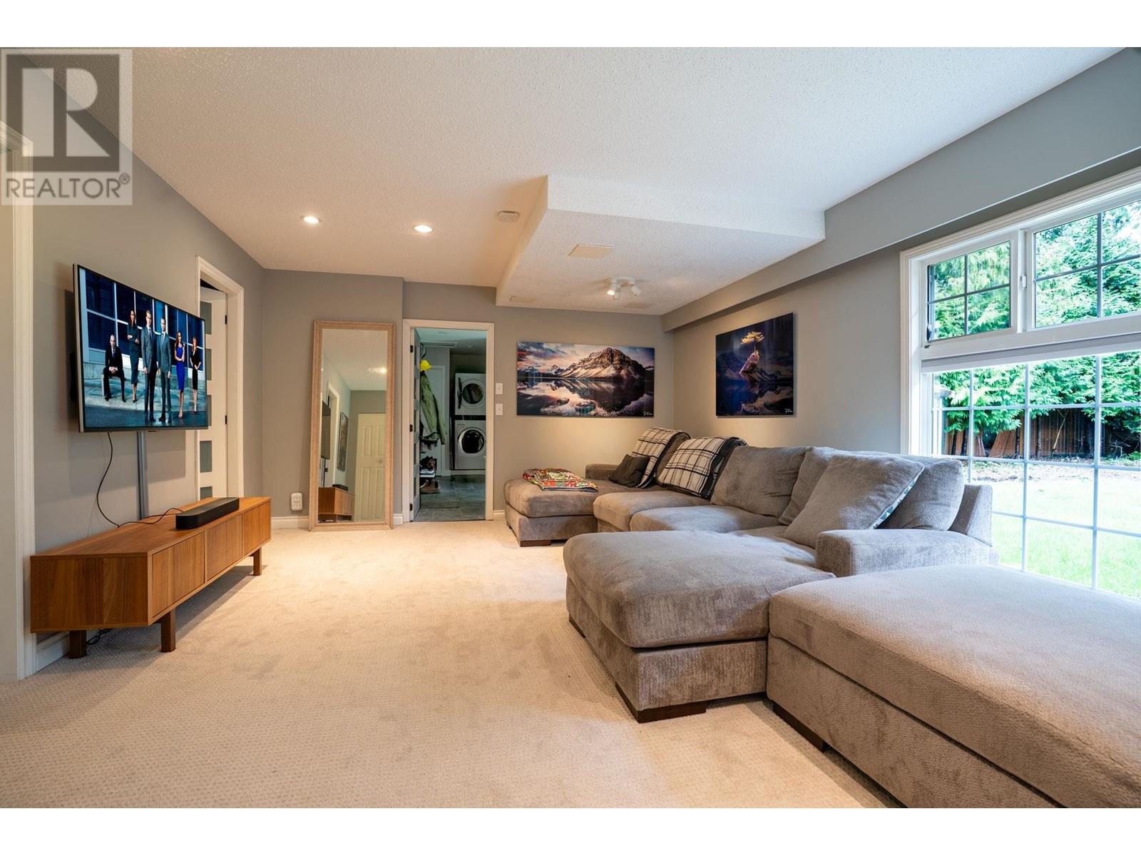 1667 Suffolk Avenue, Port Coquitlam, British Columbia  V3B 1H1 - Photo 13 - R2981153