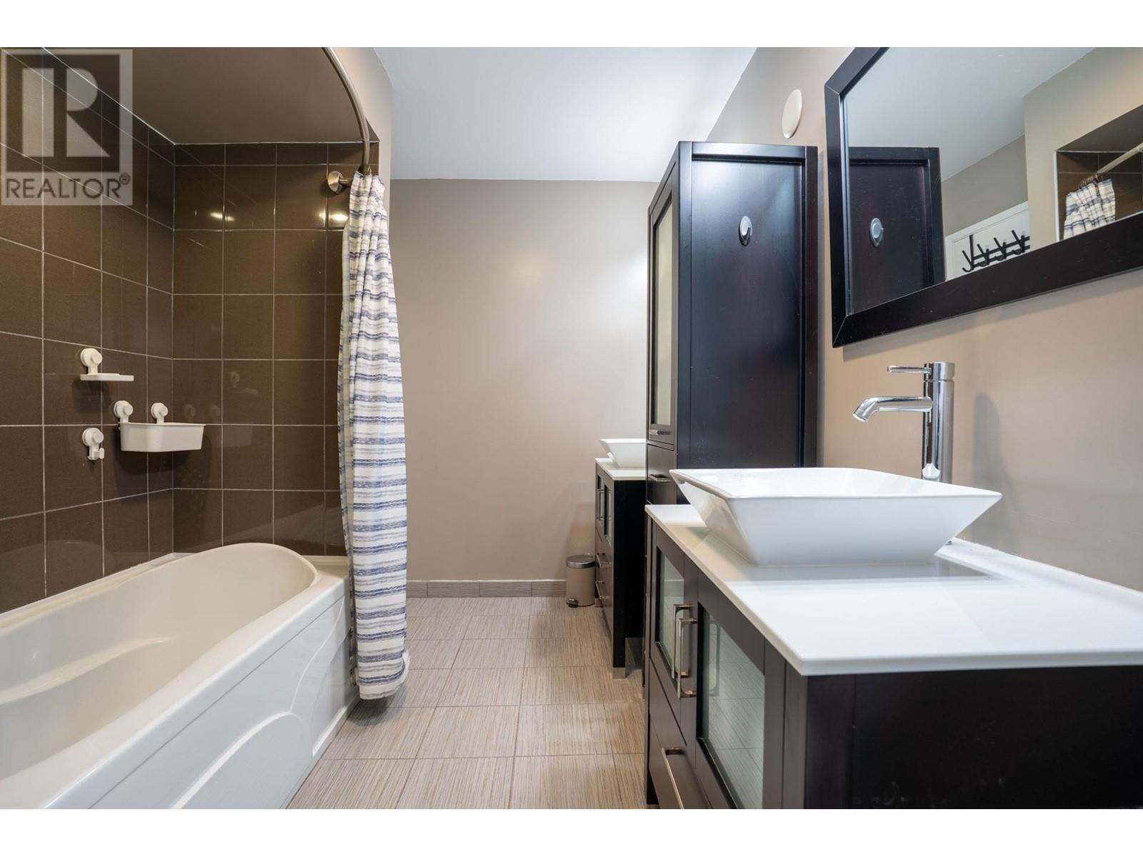 1667 Suffolk Avenue, Port Coquitlam, British Columbia  V3B 1H1 - Photo 27 - R2981153
