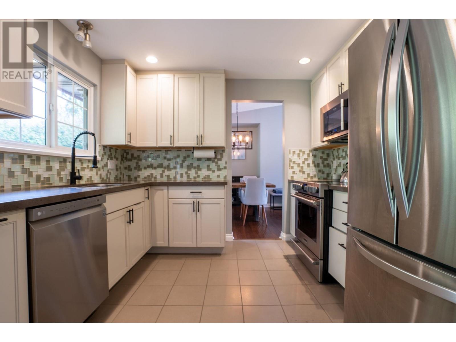 1667 Suffolk Avenue, Port Coquitlam, British Columbia  V3B 1H1 - Photo 9 - R2981153