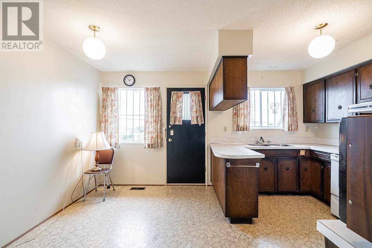 4755 Harley Court, Burnaby, British Columbia  V5H 1M9 - Photo 13 - R2981184