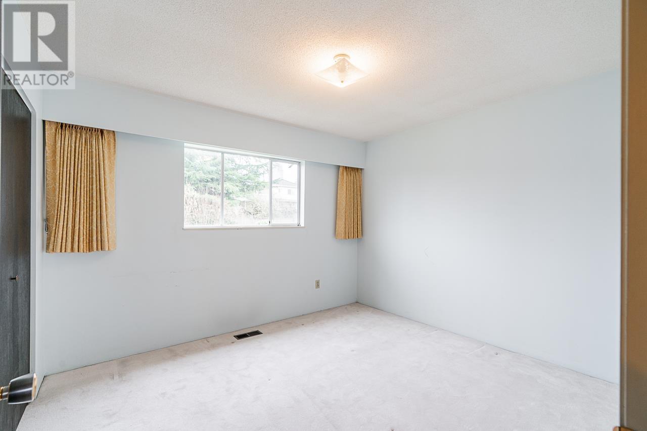4755 Harley Court, Burnaby, British Columbia  V5H 1M9 - Photo 17 - R2981184