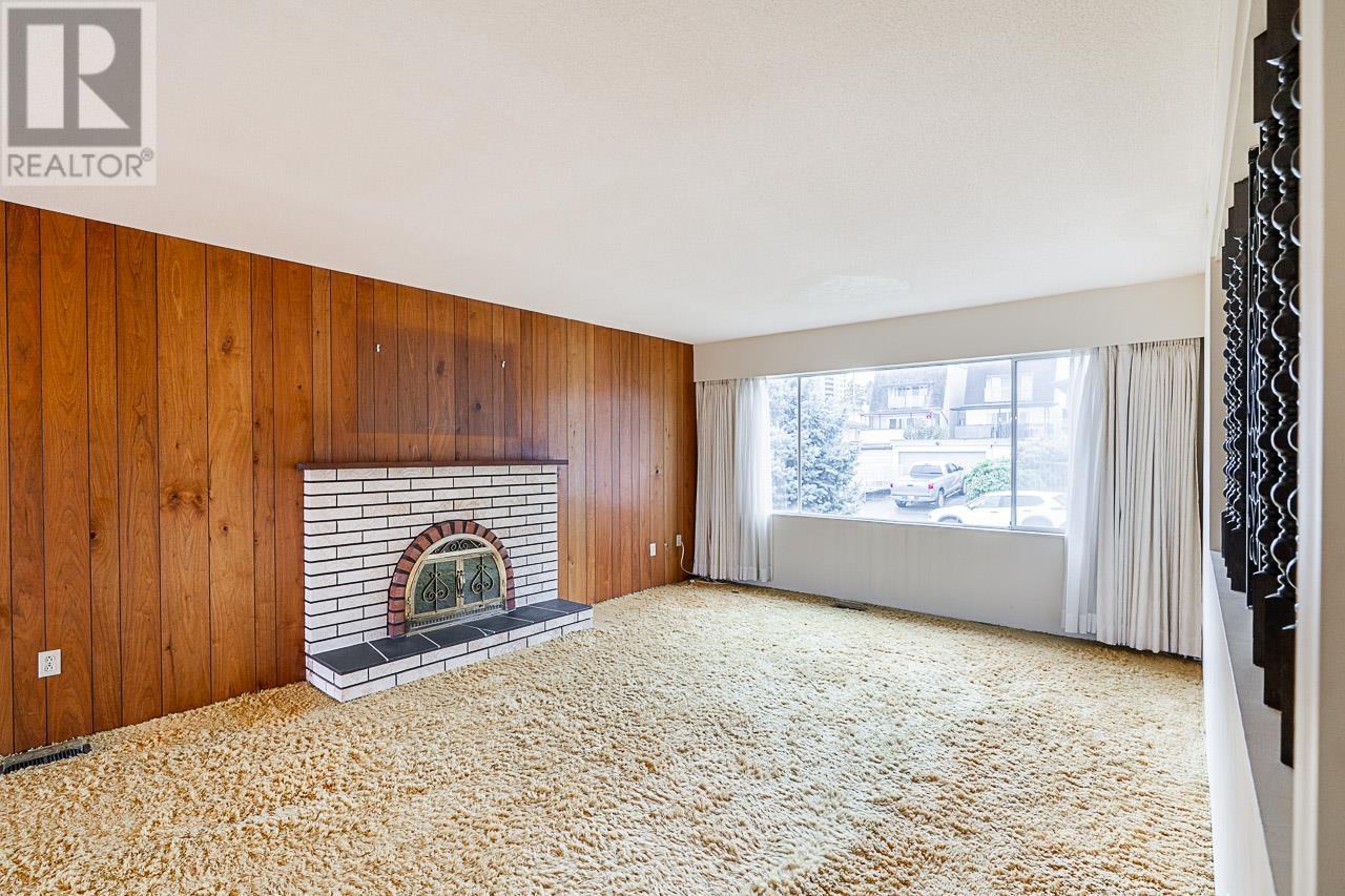 4755 Harley Court, Burnaby, British Columbia  V5H 1M9 - Photo 2 - R2981184
