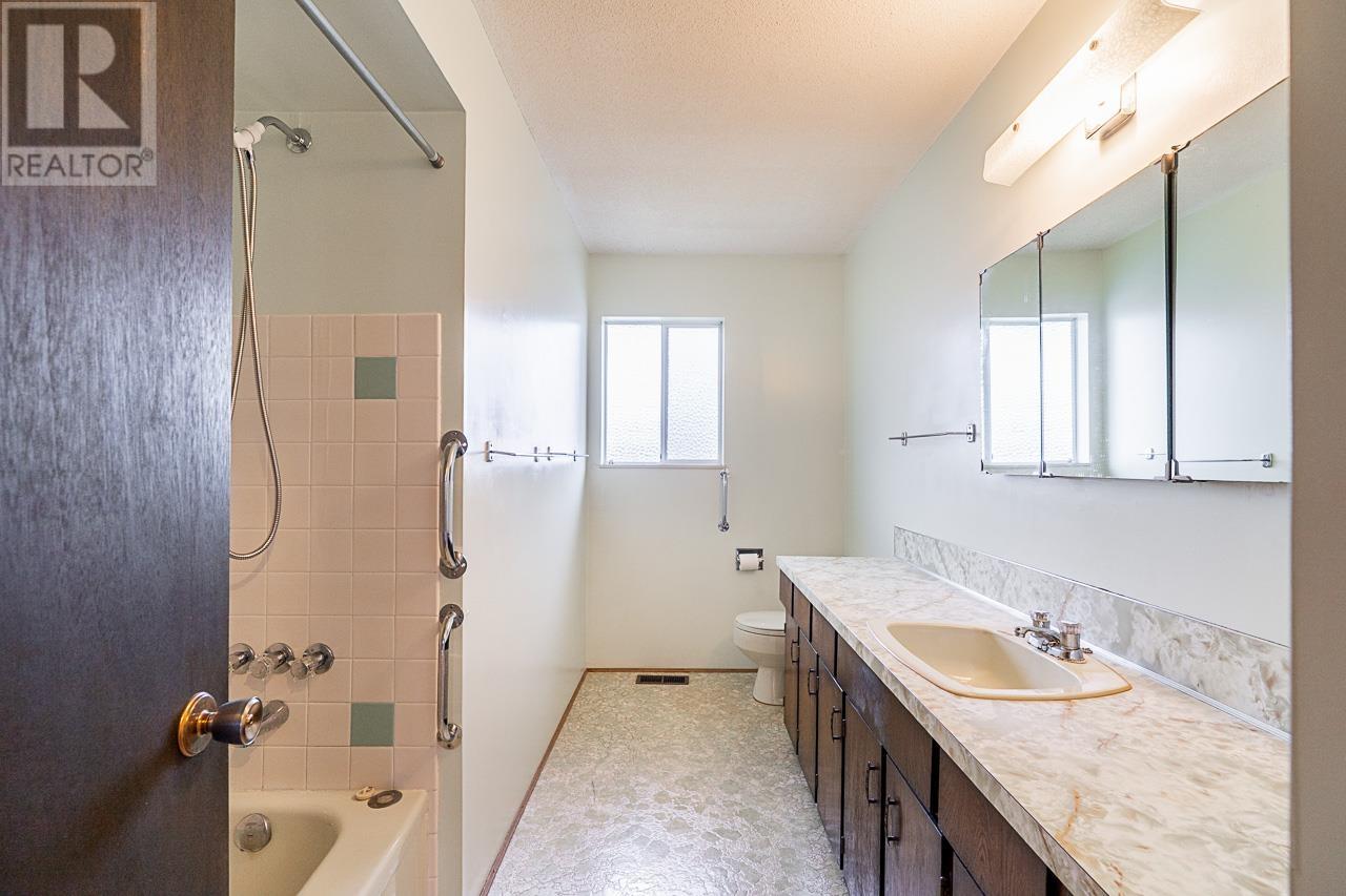 4755 Harley Court, Burnaby, British Columbia  V5H 1M9 - Photo 21 - R2981184