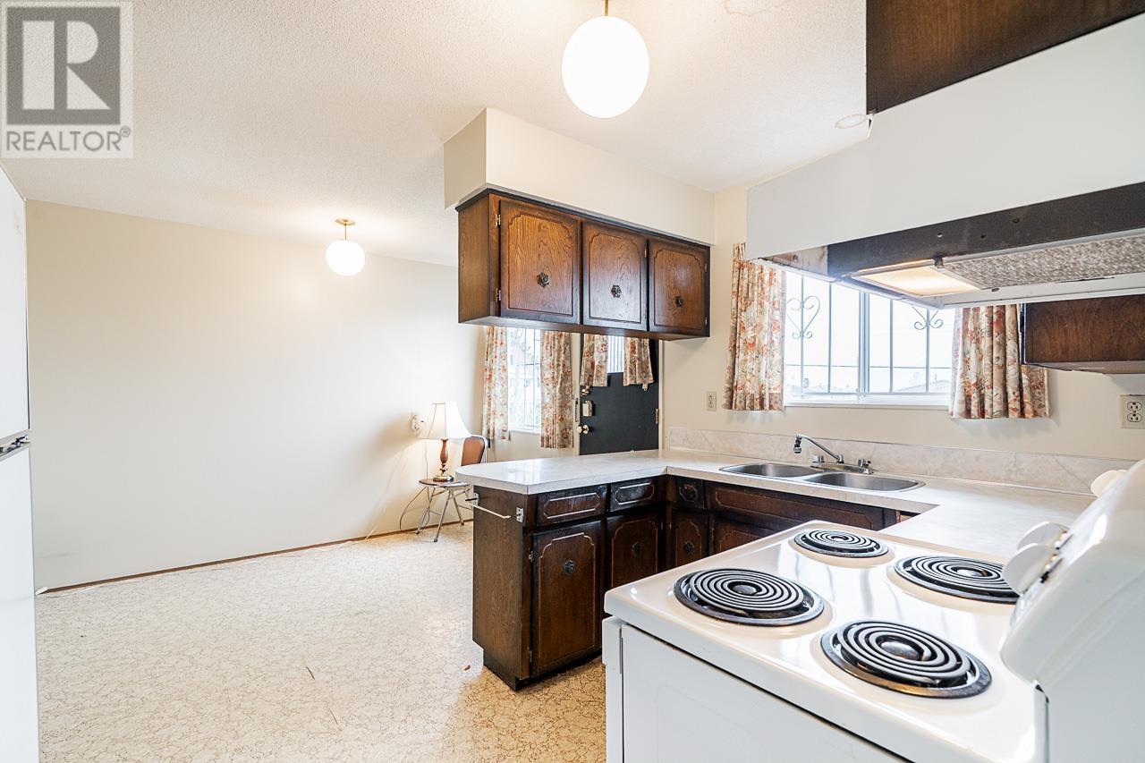 4755 Harley Court, Burnaby, British Columbia  V5H 1M9 - Photo 7 - R2981184