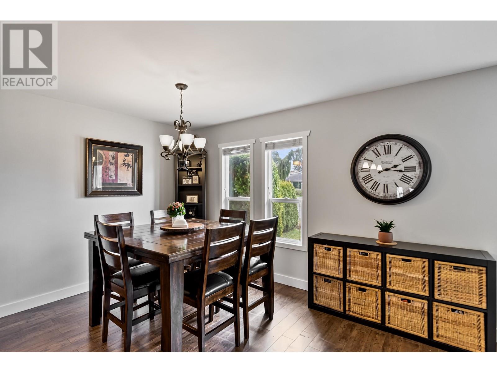 21201 Mccallum Court, Maple Ridge, British Columbia  V4R 2L9 - Photo 11 - R2981187