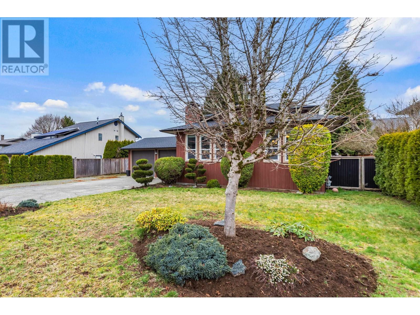 21201 Mccallum Court, Maple Ridge, British Columbia  V4R 2L9 - Photo 3 - R2981187
