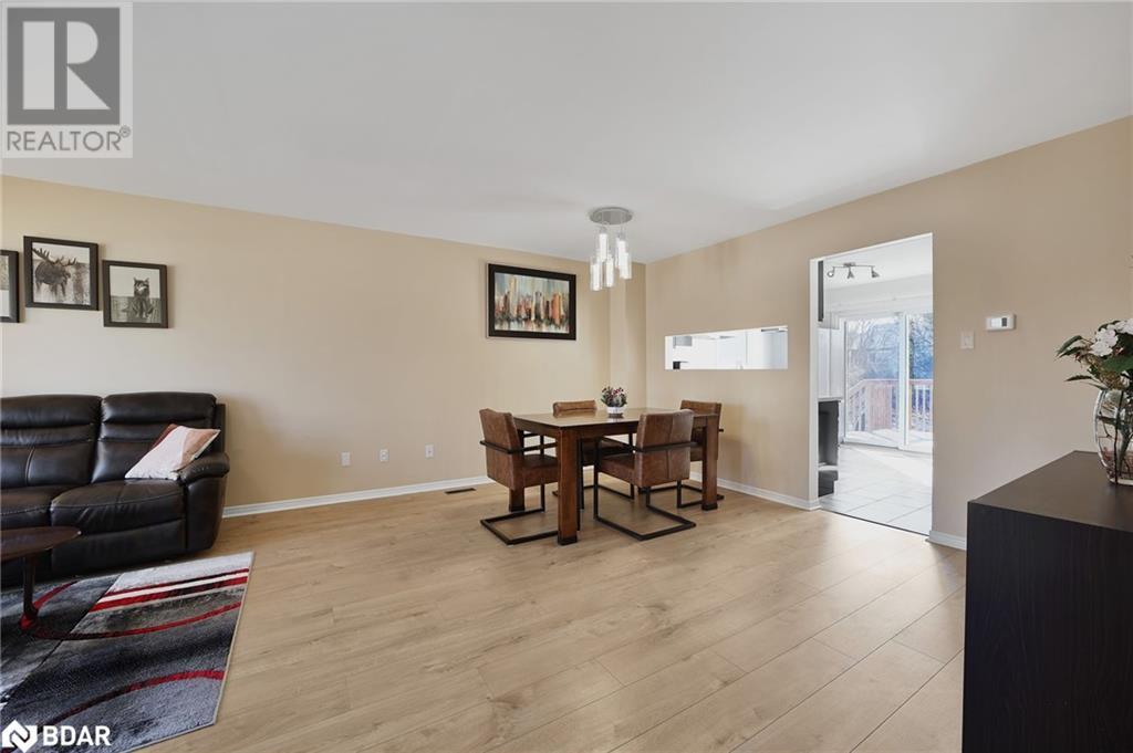 94 Cecil Street, Angus, Ontario  L3W 0K4 - Photo 6 - 40706238