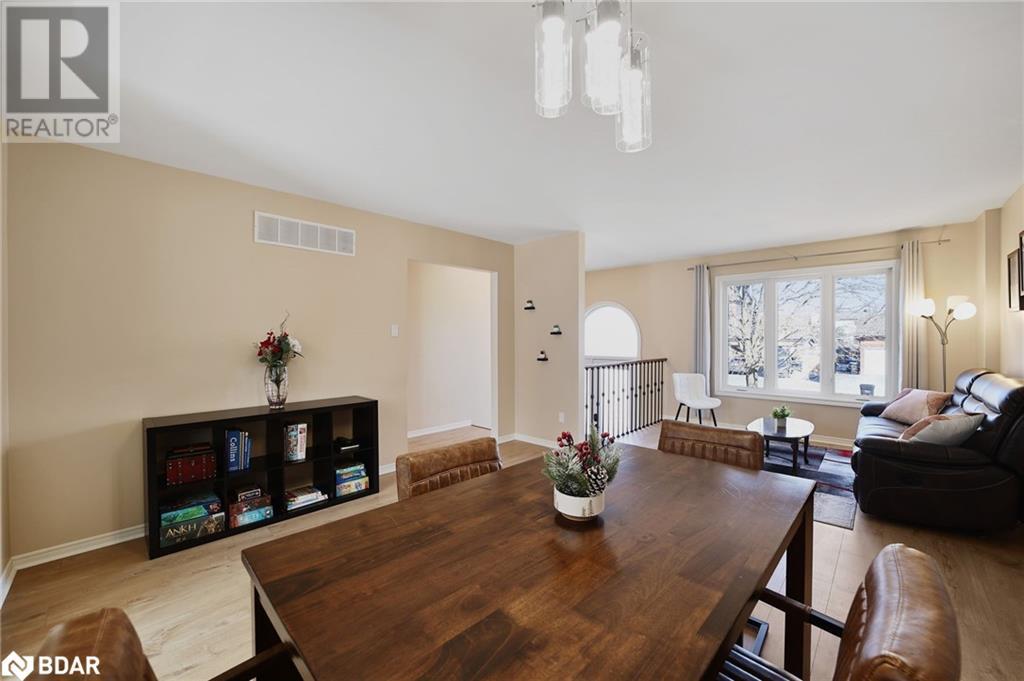 94 Cecil Street, Angus, Ontario  L3W 0K4 - Photo 7 - 40706238
