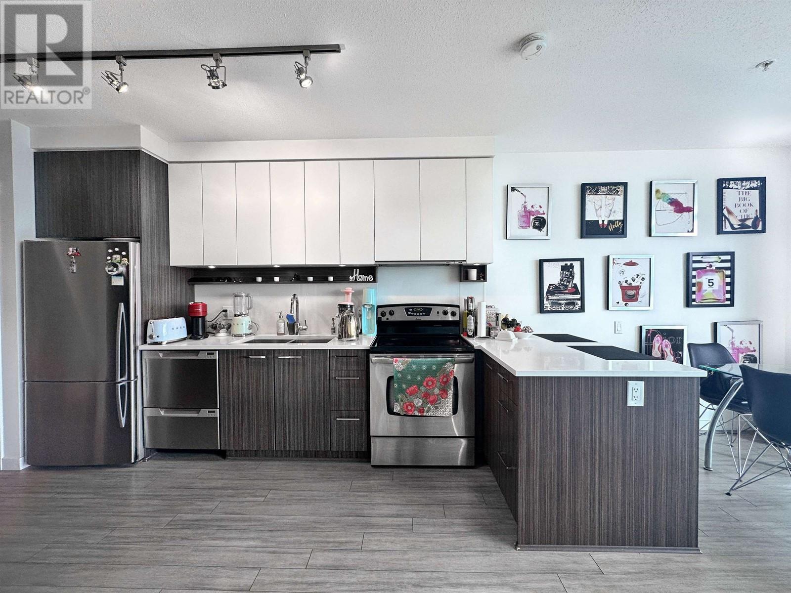 302 4310 Hastings Street, Burnaby, British Columbia  V5C 2J9 - Photo 5 - R2981185