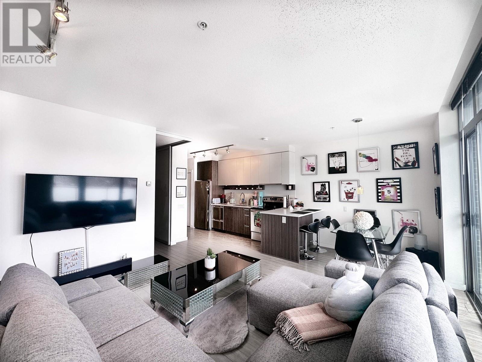 302 4310 Hastings Street, Burnaby, British Columbia  V5C 2J9 - Photo 2 - R2981185