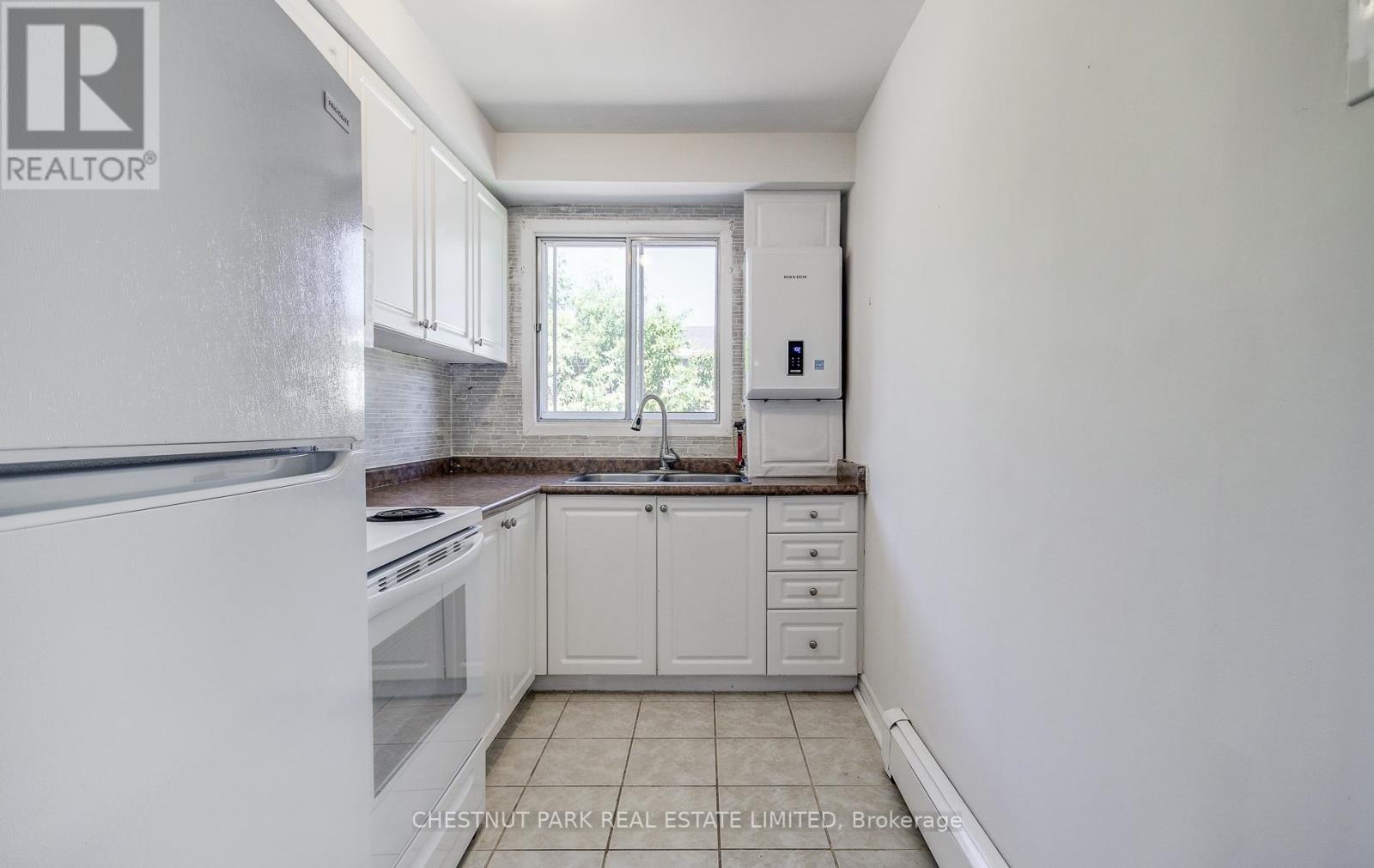 781 Third Avenue, Georgina, Ontario  L0E 1S0 - Photo 14 - N12038413