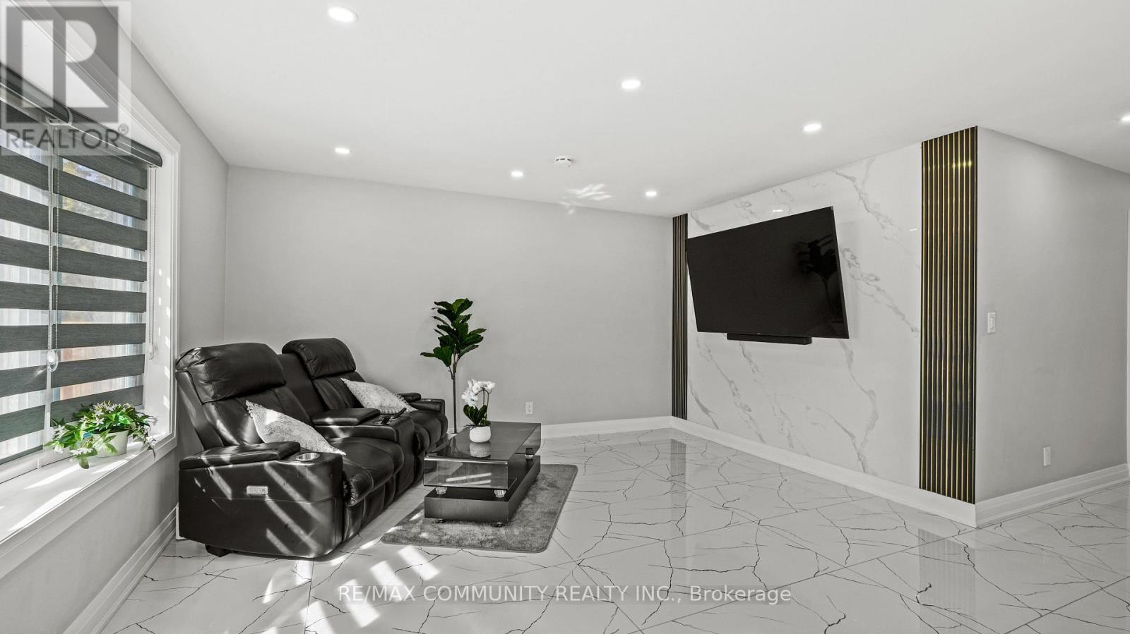 Property at 63 WINSTANLY CRESCENT image 5