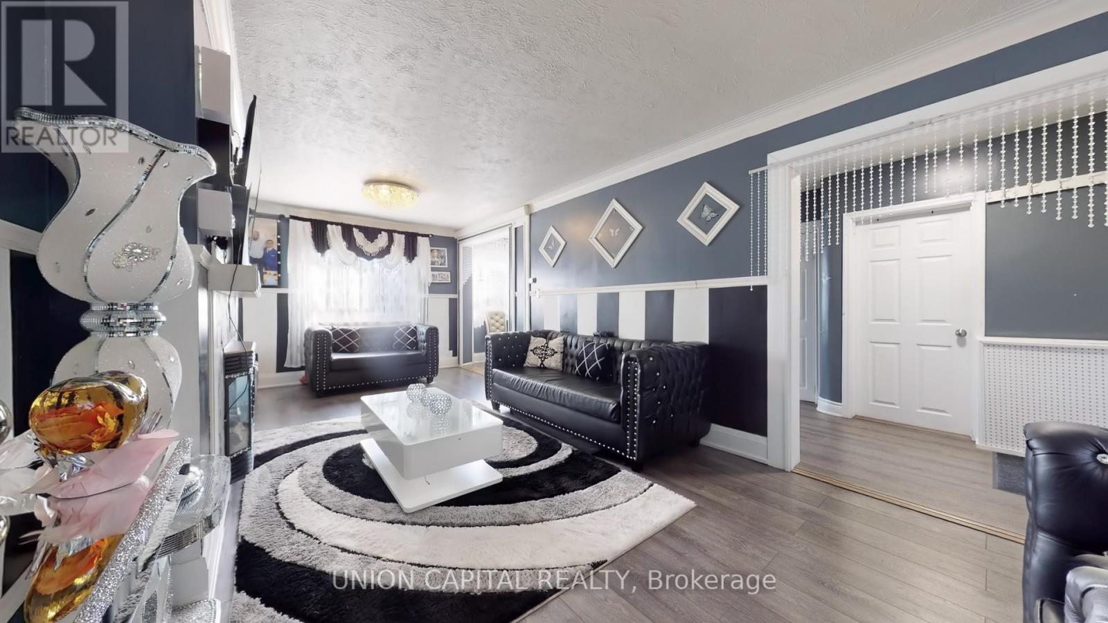 Property at 15 MCARTHUR STREET image 5