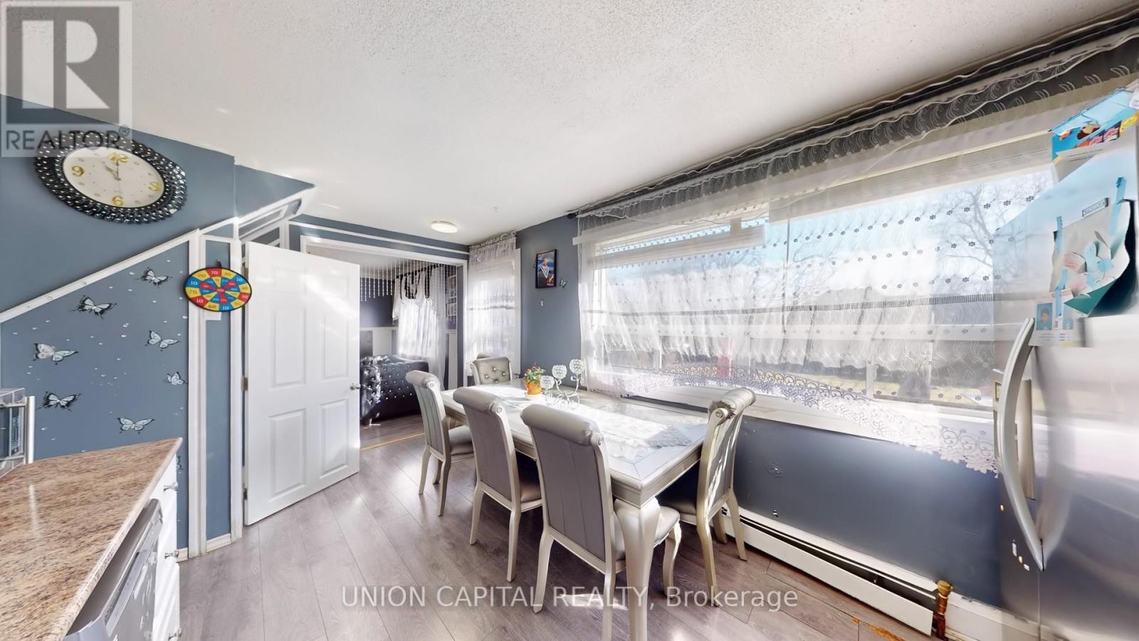 15 Mcarthur Street, Toronto, Ontario  M9P 3M6 - Photo 4 - W12032132