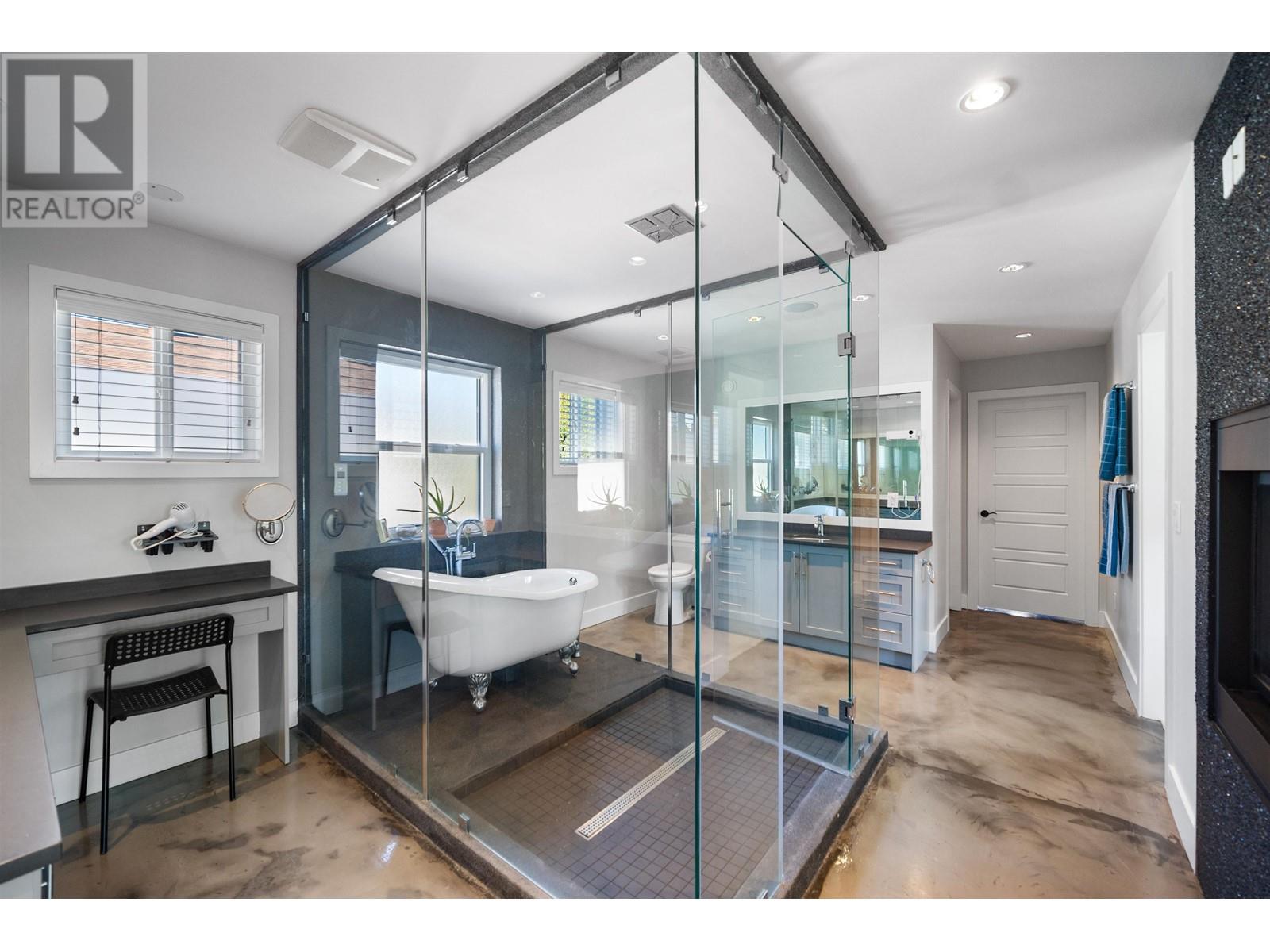 741 Blue Mountain Street, Coquitlam, British Columbia  V3J 4S3 - Photo 30 - R2981173