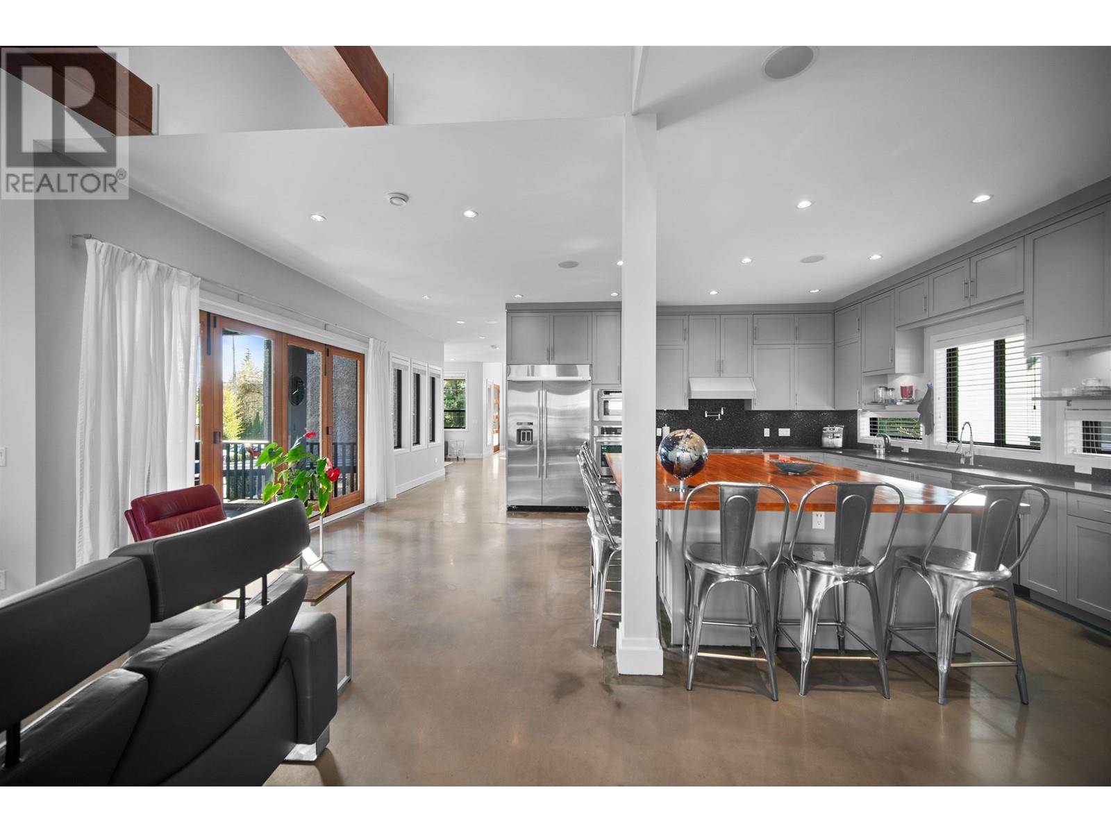 741 Blue Mountain Street, Coquitlam, British Columbia  V3J 4S3 - Photo 8 - R2981173
