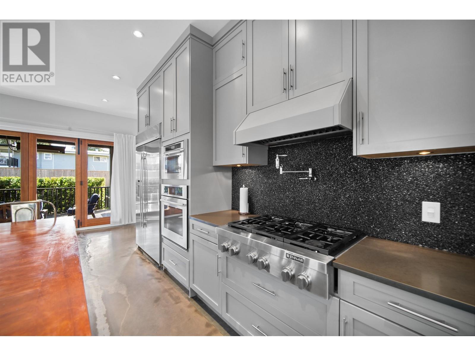 741 Blue Mountain Street, Coquitlam, British Columbia  V3J 4S3 - Photo 10 - R2981173