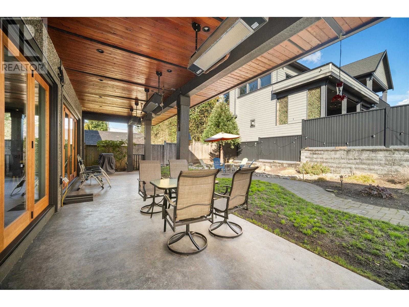741 Blue Mountain Street, Coquitlam, British Columbia  V3J 4S3 - Photo 14 - R2981173