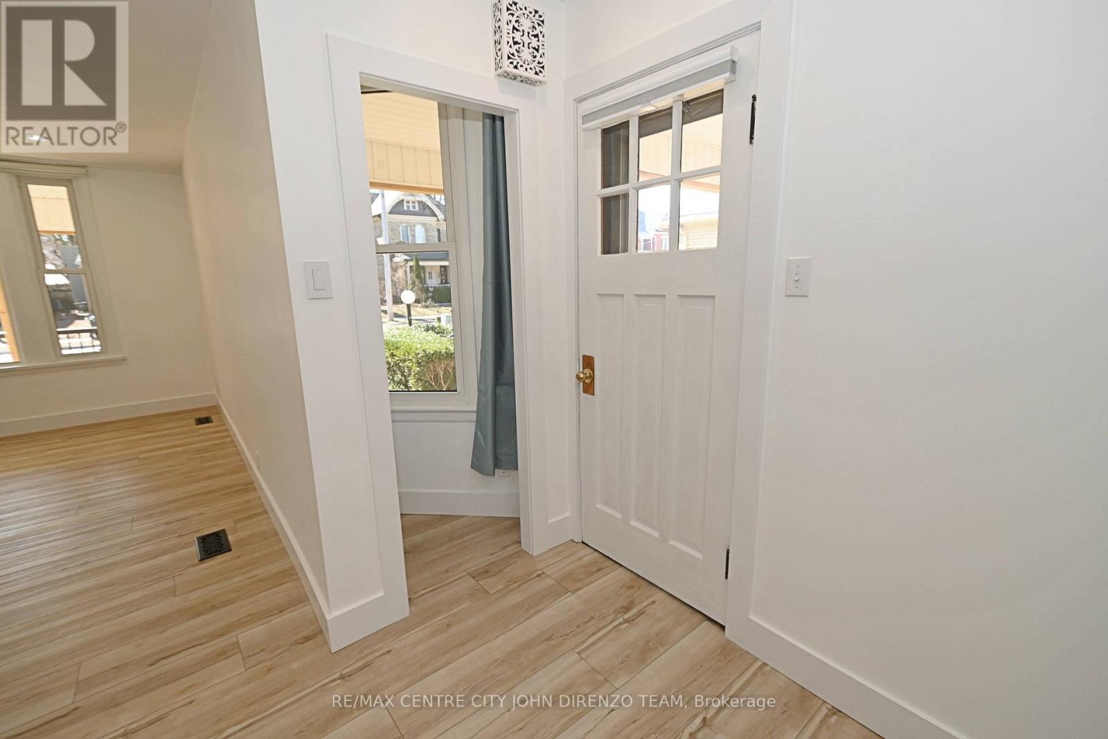 Photo 16 of 37 for 87 Gladstone Avenue