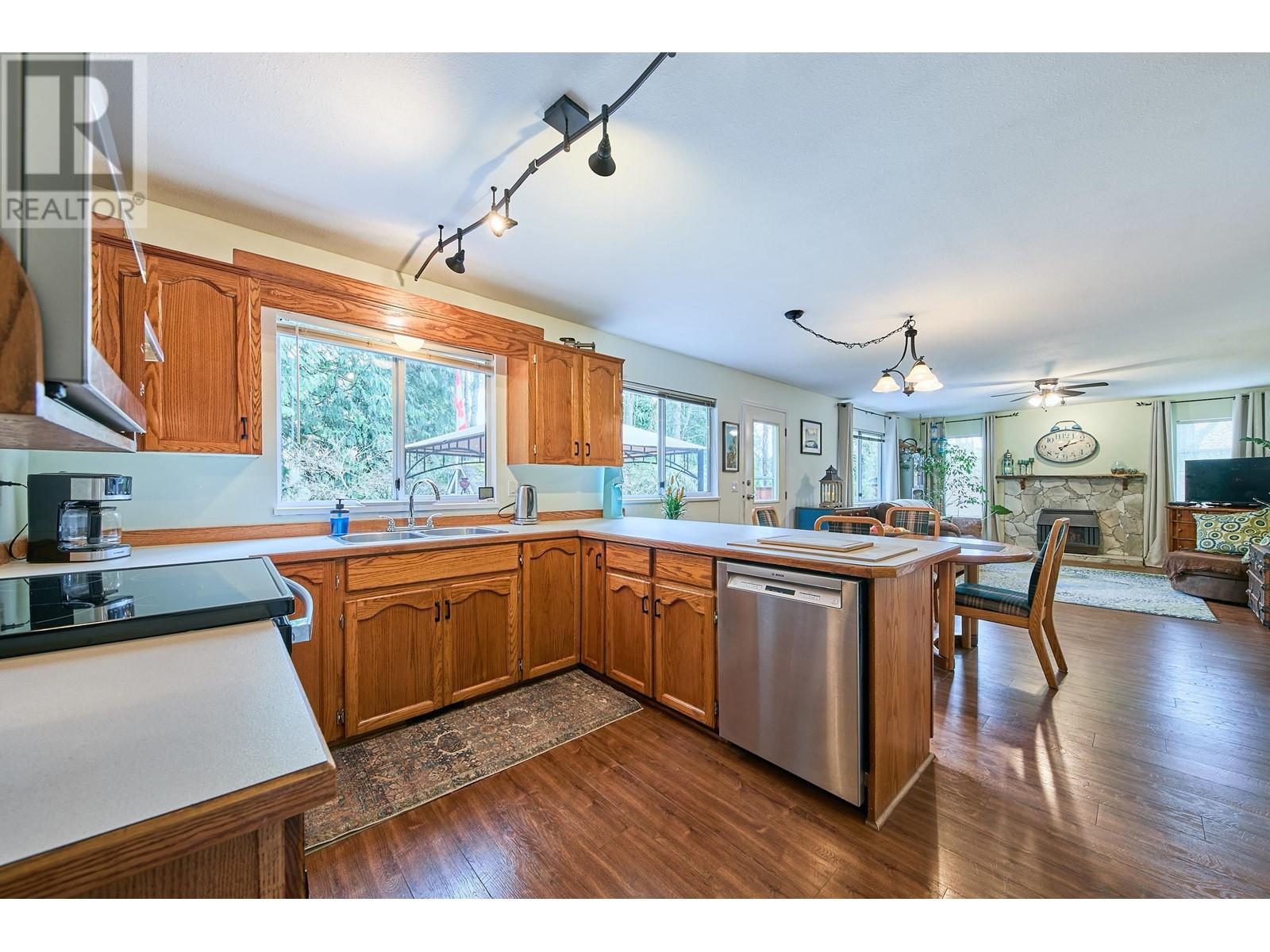 25006 120b Avenue, Maple Ridge, British Columbia  V4R 2B1 - Photo 4 - R2981109