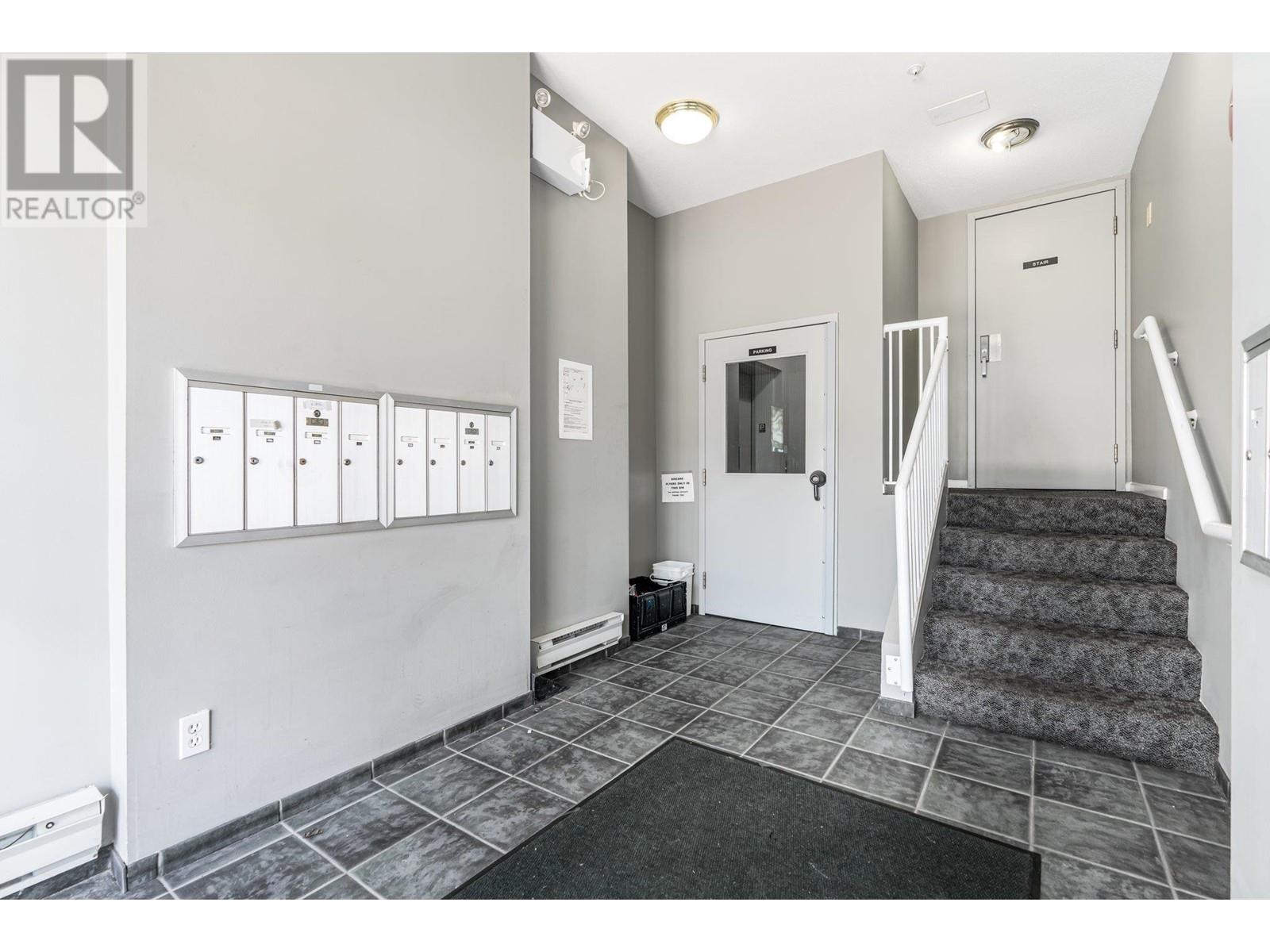 203 723 Twelfth Street, New Westminster, British Columbia  V3M 4J8 - Photo 6 - R2976775