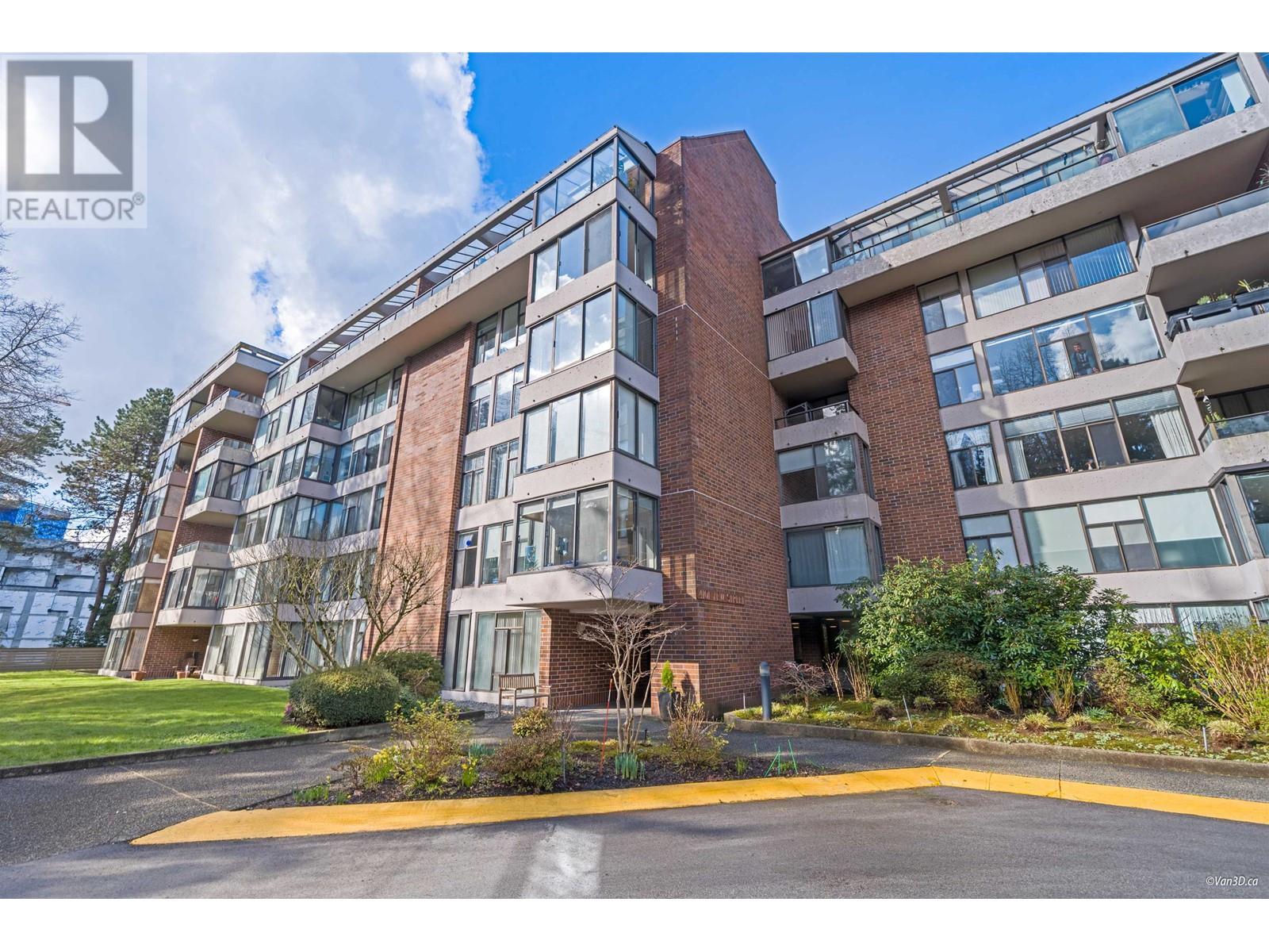 614 4101 Yew Street, Vancouver, British Columbia  V6L 3B7 - Photo 1 - R2981178