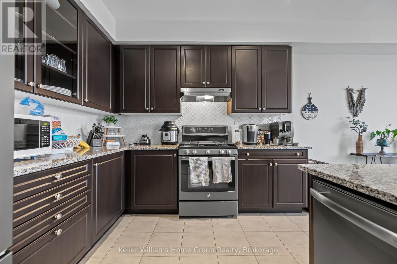 31 Kay Crescent, Centre Wellington, Ontario  N1M 2B2 - Photo 13 - X12038504