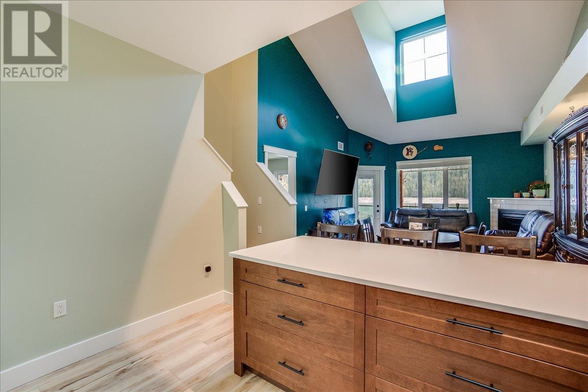 5570 Broadwater Road Unit# 315, Castlegar, British Columbia  V1N 0A1 - Photo 11 - 10340182
