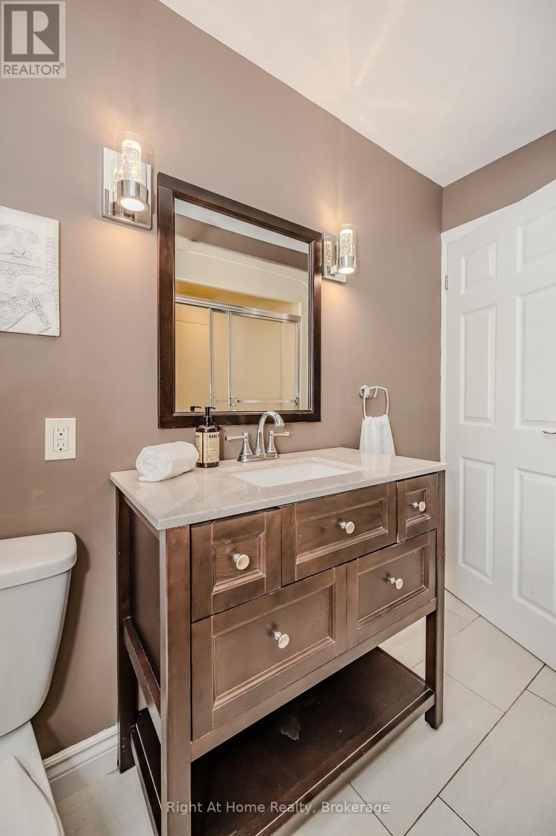 76 Brock Street W, Oakville, Ontario  L6K 2Z1 - Photo 12 - W12038641