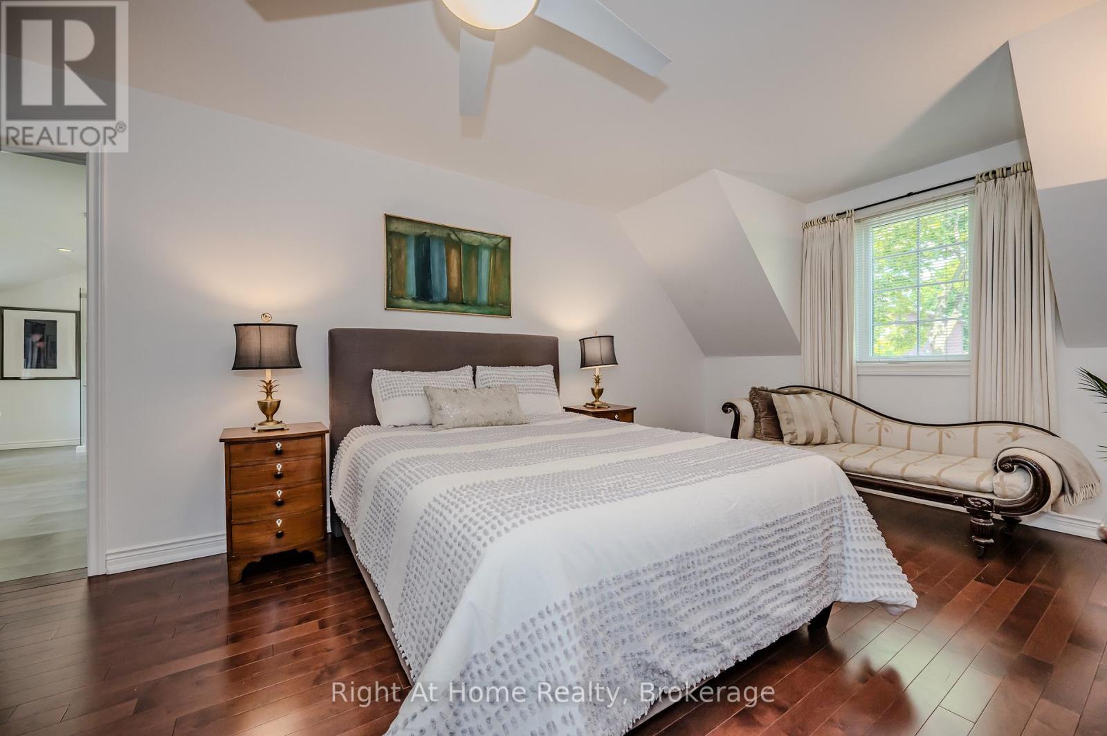 76 Brock Street W, Oakville, Ontario  L6K 2Z1 - Photo 13 - W12038641