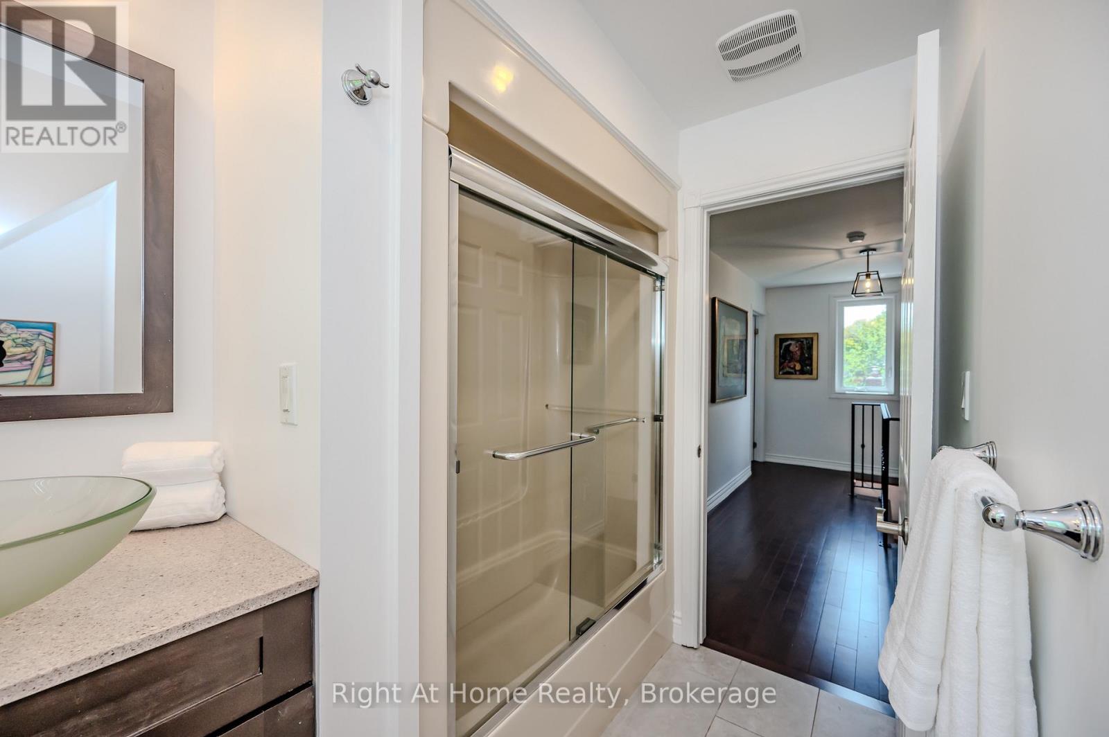 76 Brock Street W, Oakville, Ontario  L6K 2Z1 - Photo 24 - W12038641