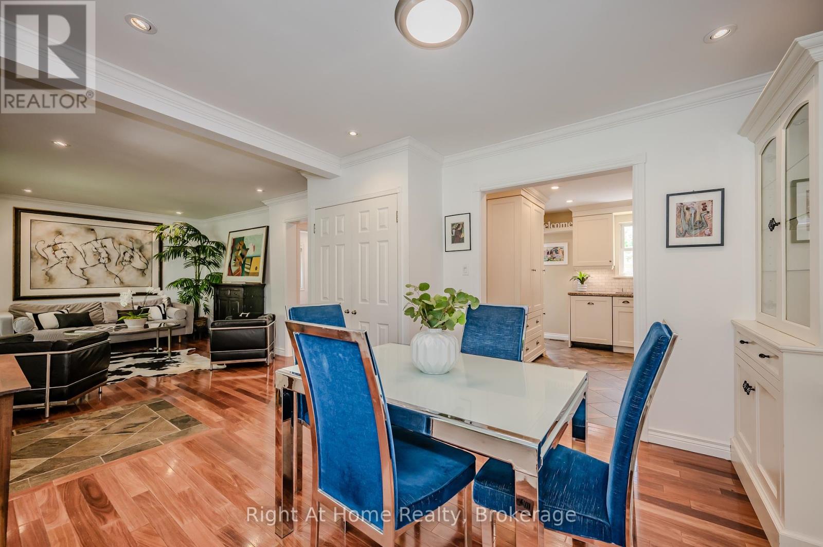 76 Brock Street W, Oakville, Ontario  L6K 2Z1 - Photo 8 - W12038641