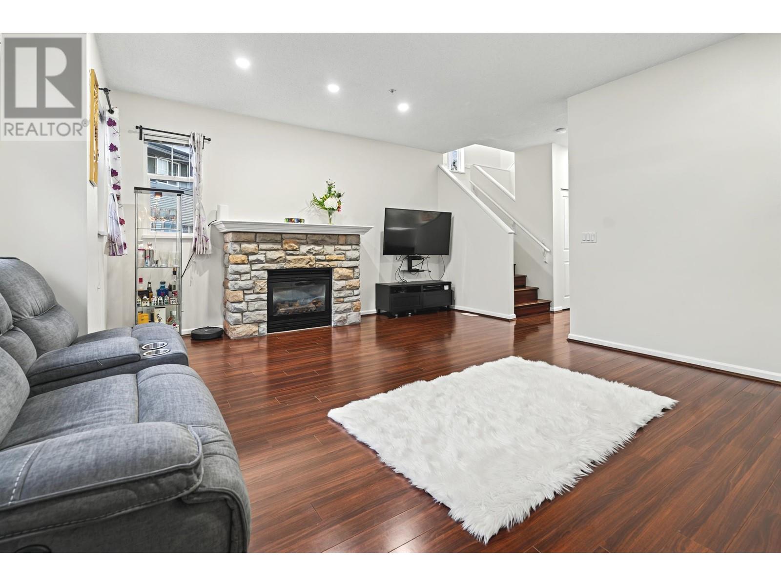 57 1010 Ewen Avenue, New Westminster, British Columbia  V3M 5C9 - Photo 6 - R2981246