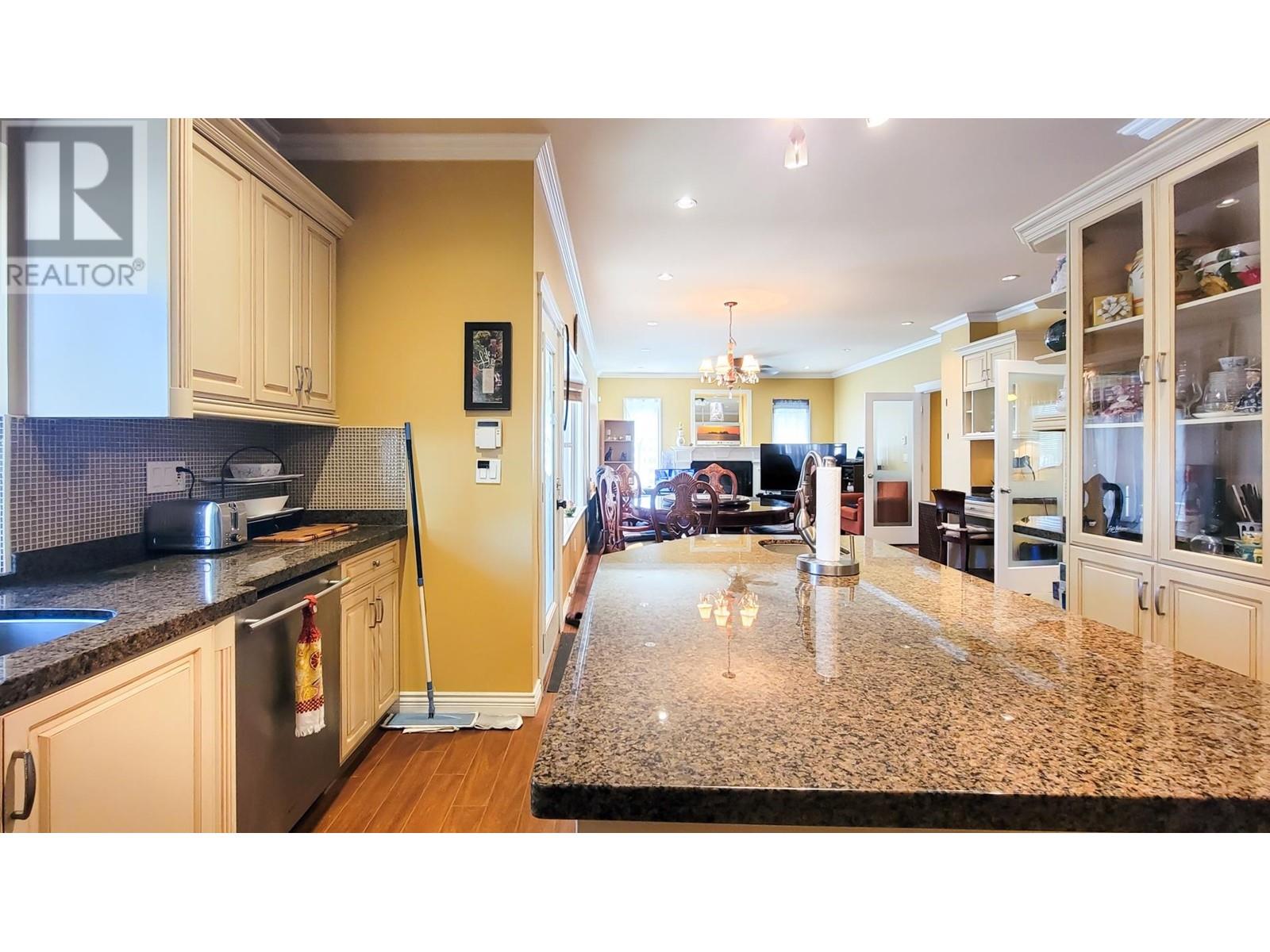 7058 Patterson Avenue, Burnaby, British Columbia  V5J 3N7 - Photo 12 - R2981217