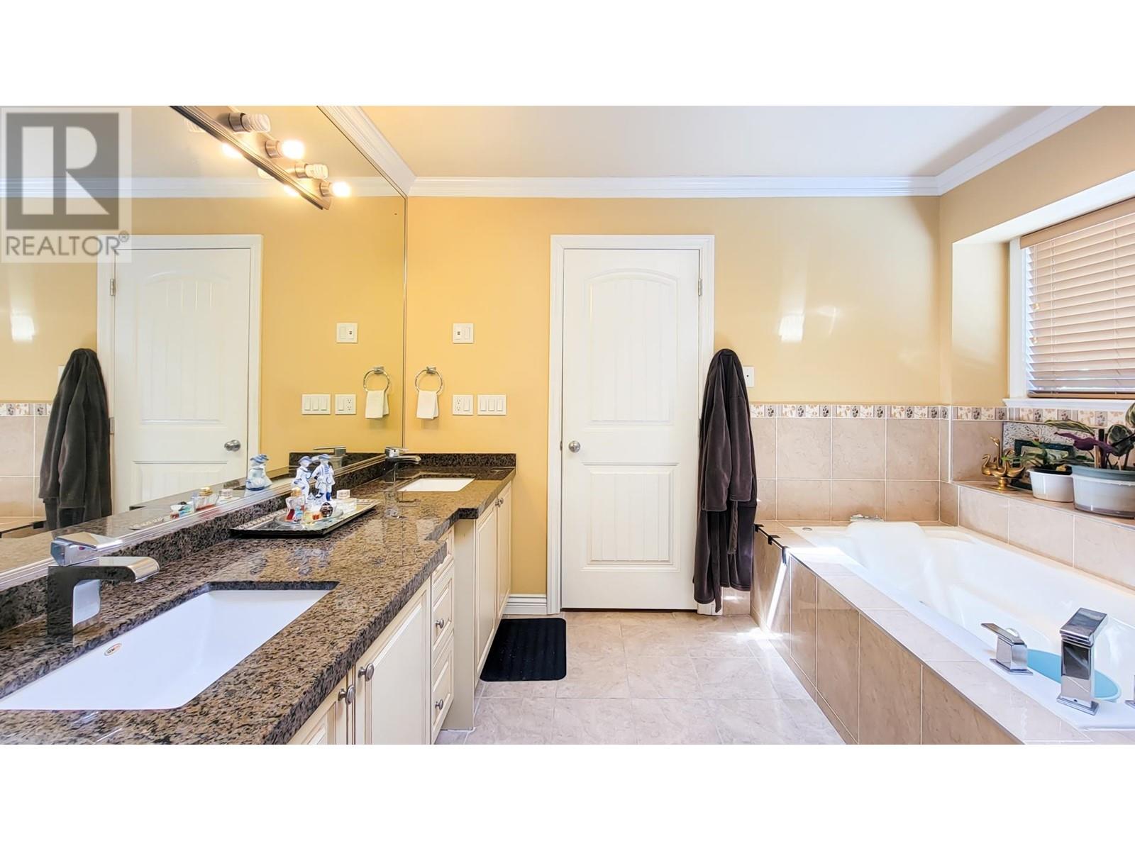 7058 Patterson Avenue, Burnaby, British Columbia  V5J 3N7 - Photo 21 - R2981217