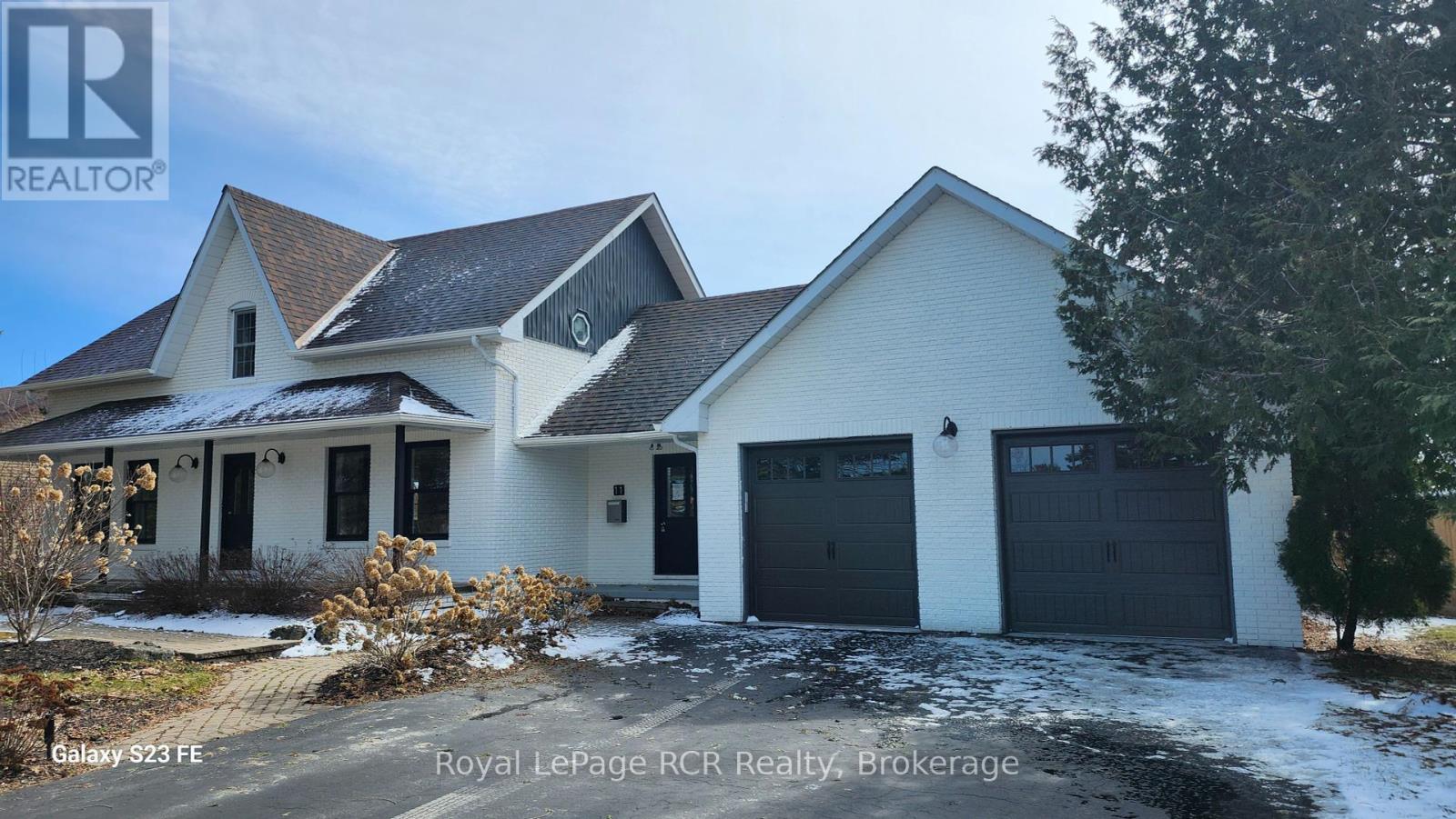 Property at 11 BLACKBURN AVENUE image 1