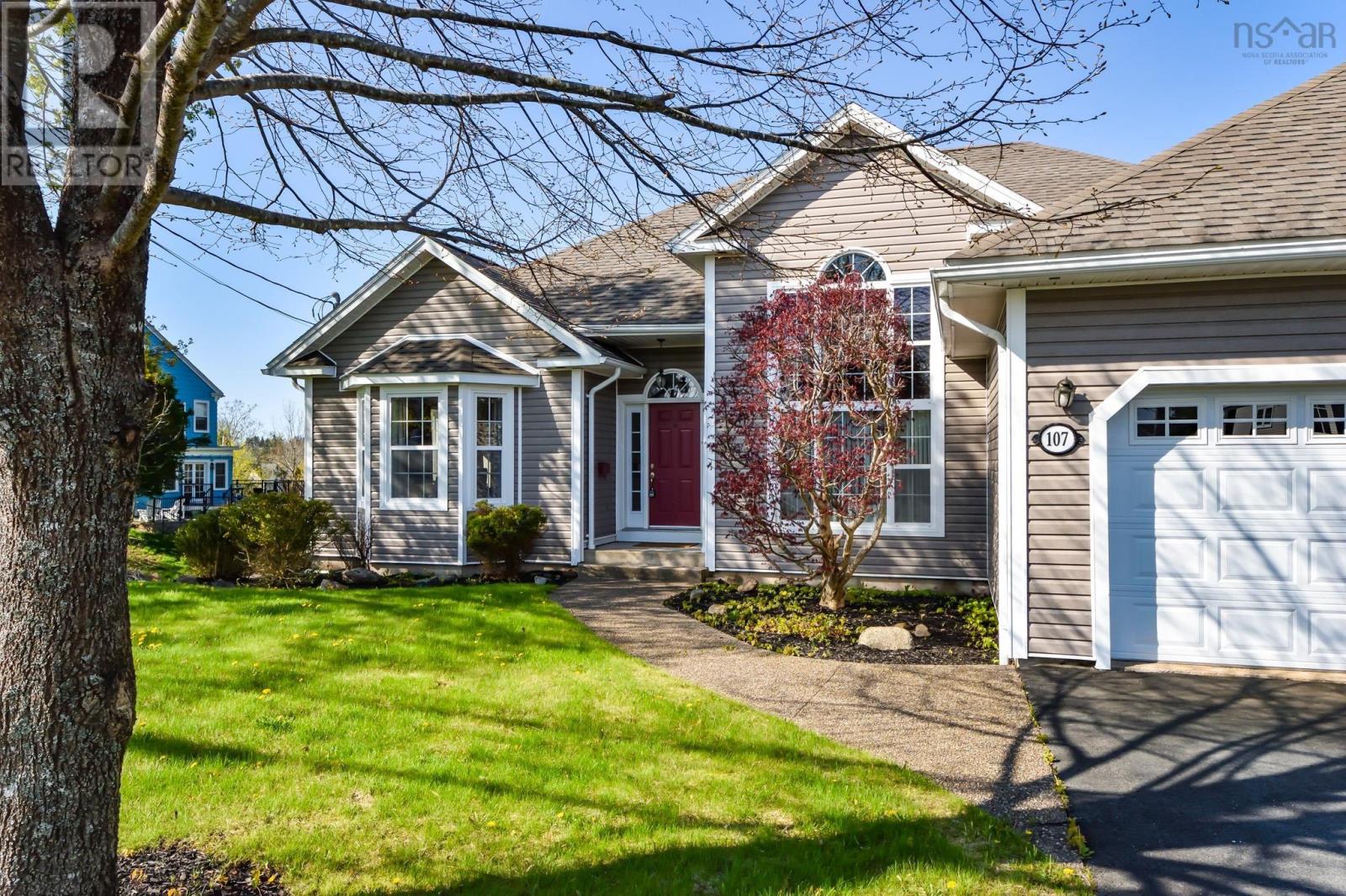 107 Dufferin Street, Lunenburg, Nova Scotia  B0J 2C0 - Photo 4 - 202505696